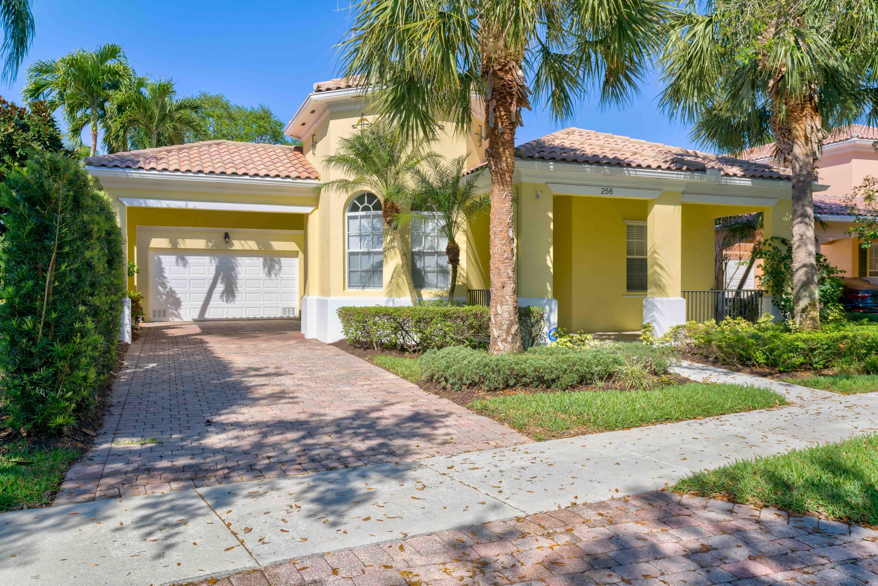 Foto de propiedad en 256 San Remo Drive, Jupiter, FL 33458 Jupiter con MLS# 