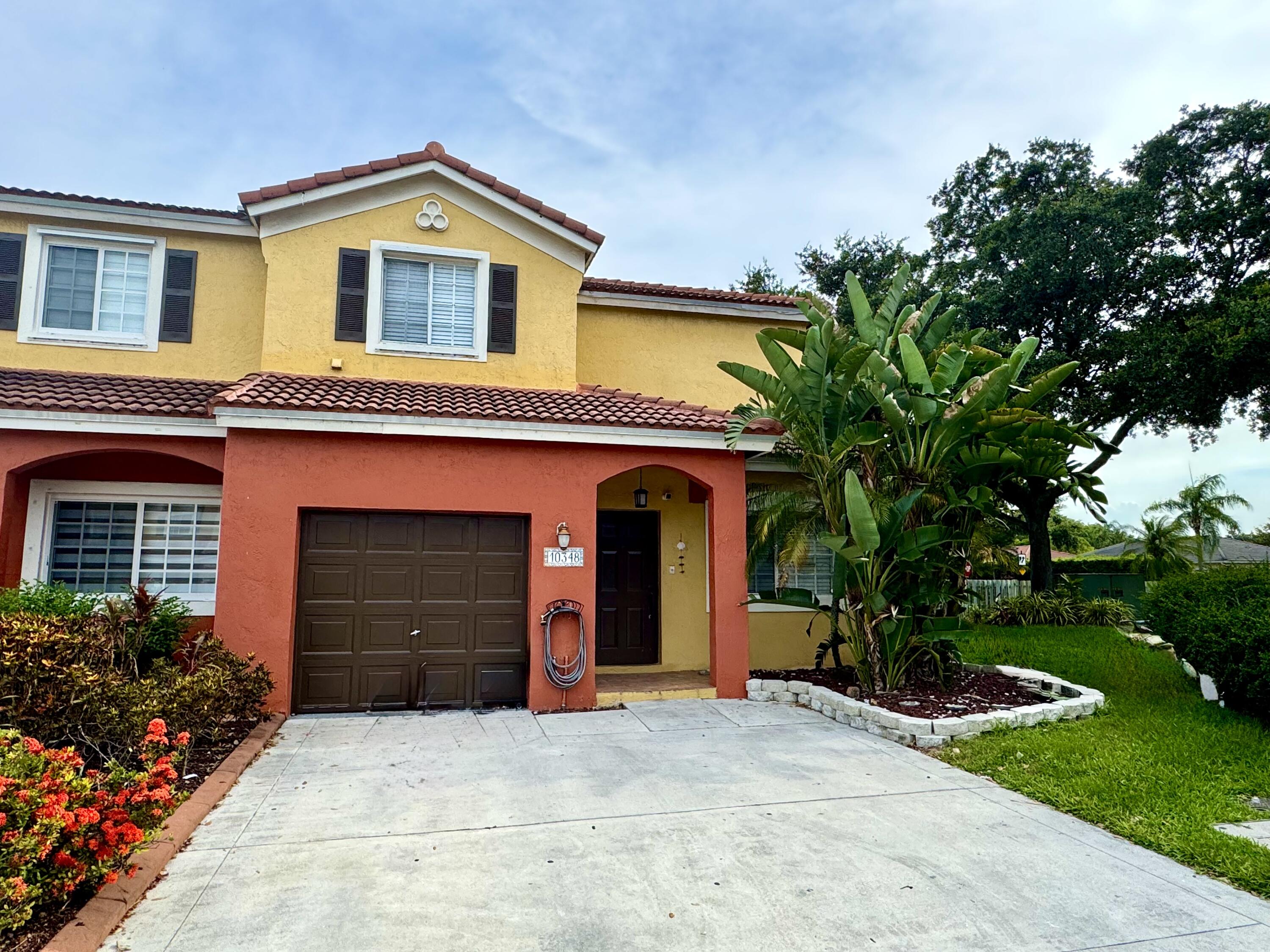 Foto de propiedad en 10348 SW 20th Street, Miramar, FL 33025 Miramar con MLS# 