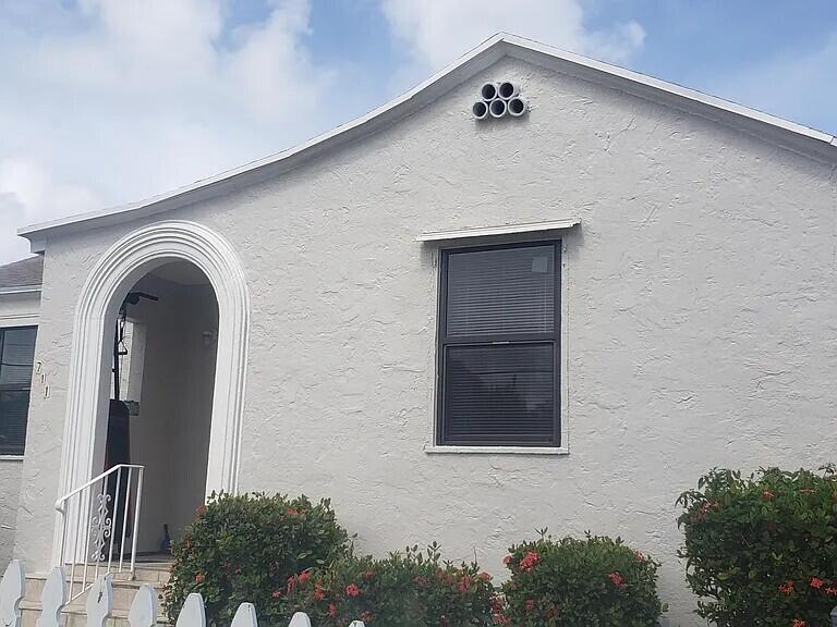 Foto de propiedad en 711 Palm Beach Lakes Boulevard, West Palm Beach, FL 33401 West Palm Beach con MLS# 