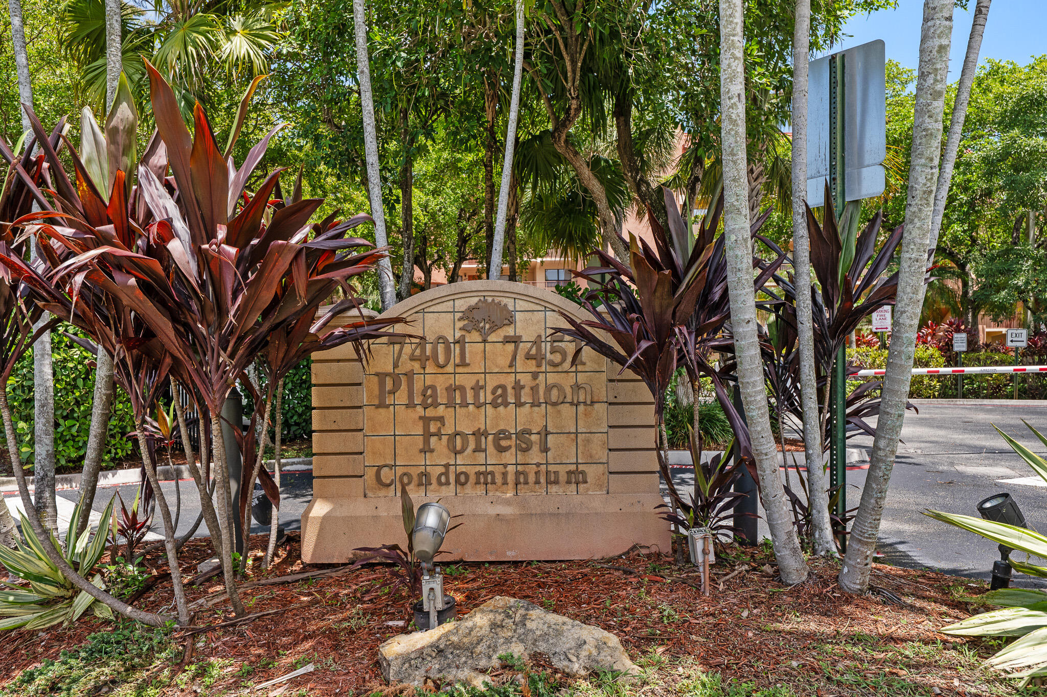 Foto de propiedad en 7401 NW 16th Street 102, Plantation, FL 33313 Plantation con MLS# 