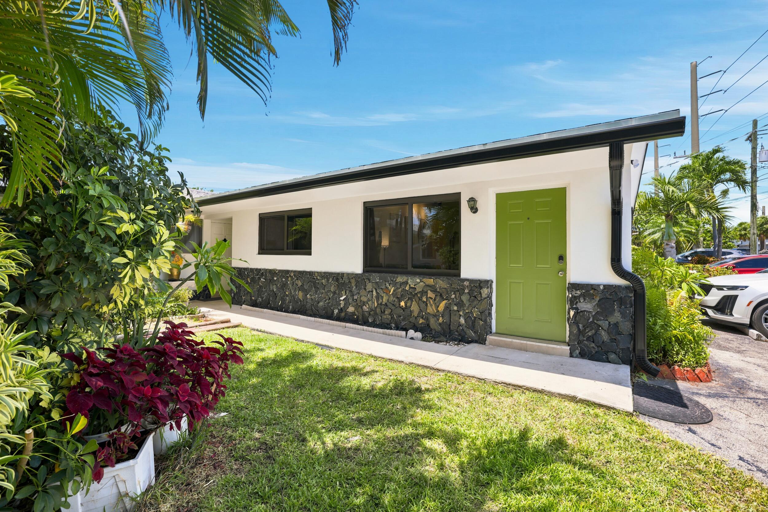 Foto de propiedad en 105 SE 2nd Street, Dania Beach, FL 33004 Dania Beach con MLS# 
