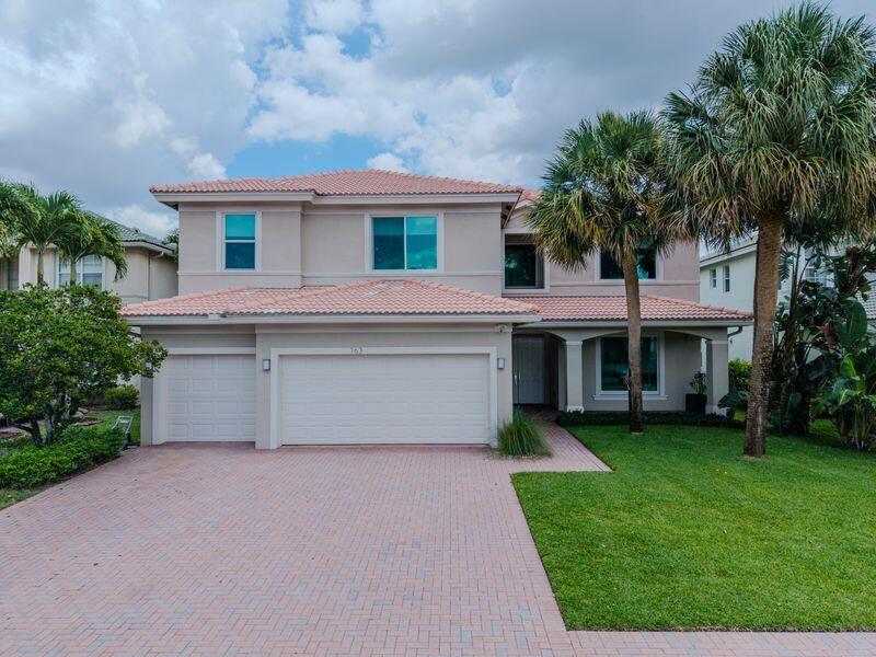 Foto de propiedad en 163 Bella Vista Way, Royal Palm Beach, FL 33411 Royal Palm Beach con MLS# 