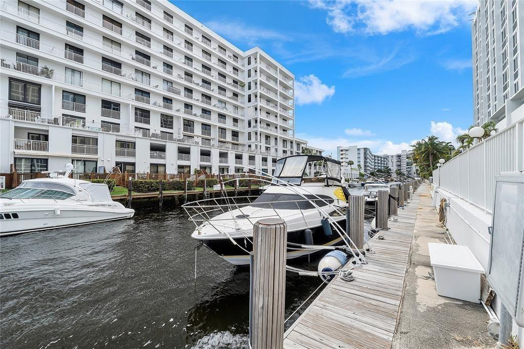Foto de propiedad en 3100 NE 49th Street 807, Fort Lauderdale, FL 33308 Fort Lauderdale con MLS# 