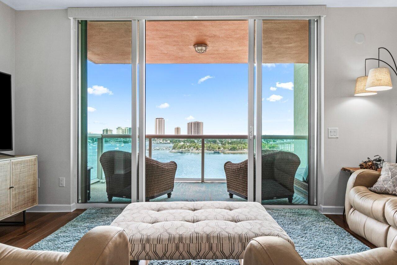 Vendido 2640 Lake Shore Drive 908, Riviera Beach, FL 33404, Riviera Beach, FL 33404