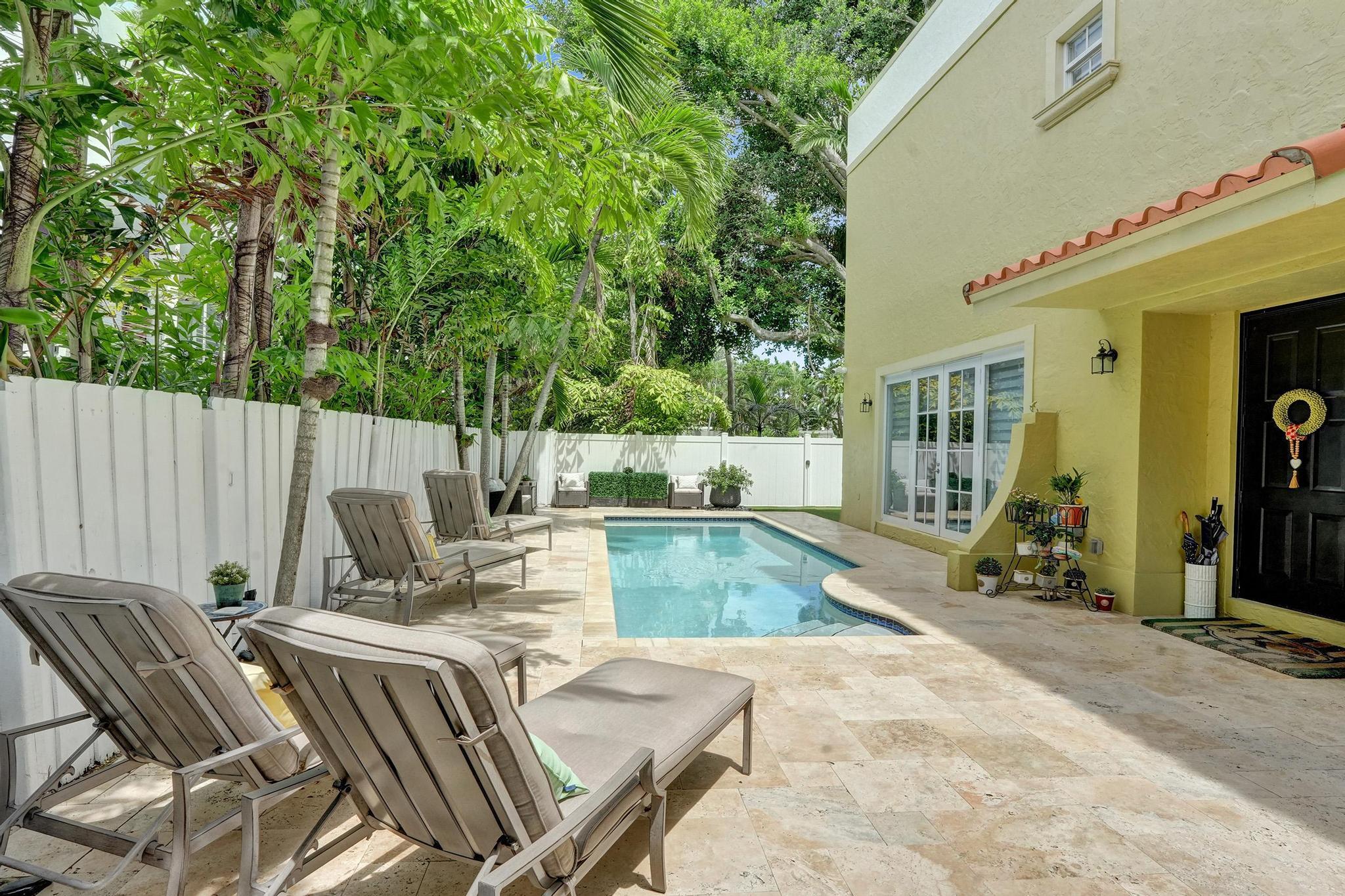 Foto de propiedad en 1411 NE 7th Street, Fort Lauderdale, FL 33304 Fort Lauderdale con MLS# 