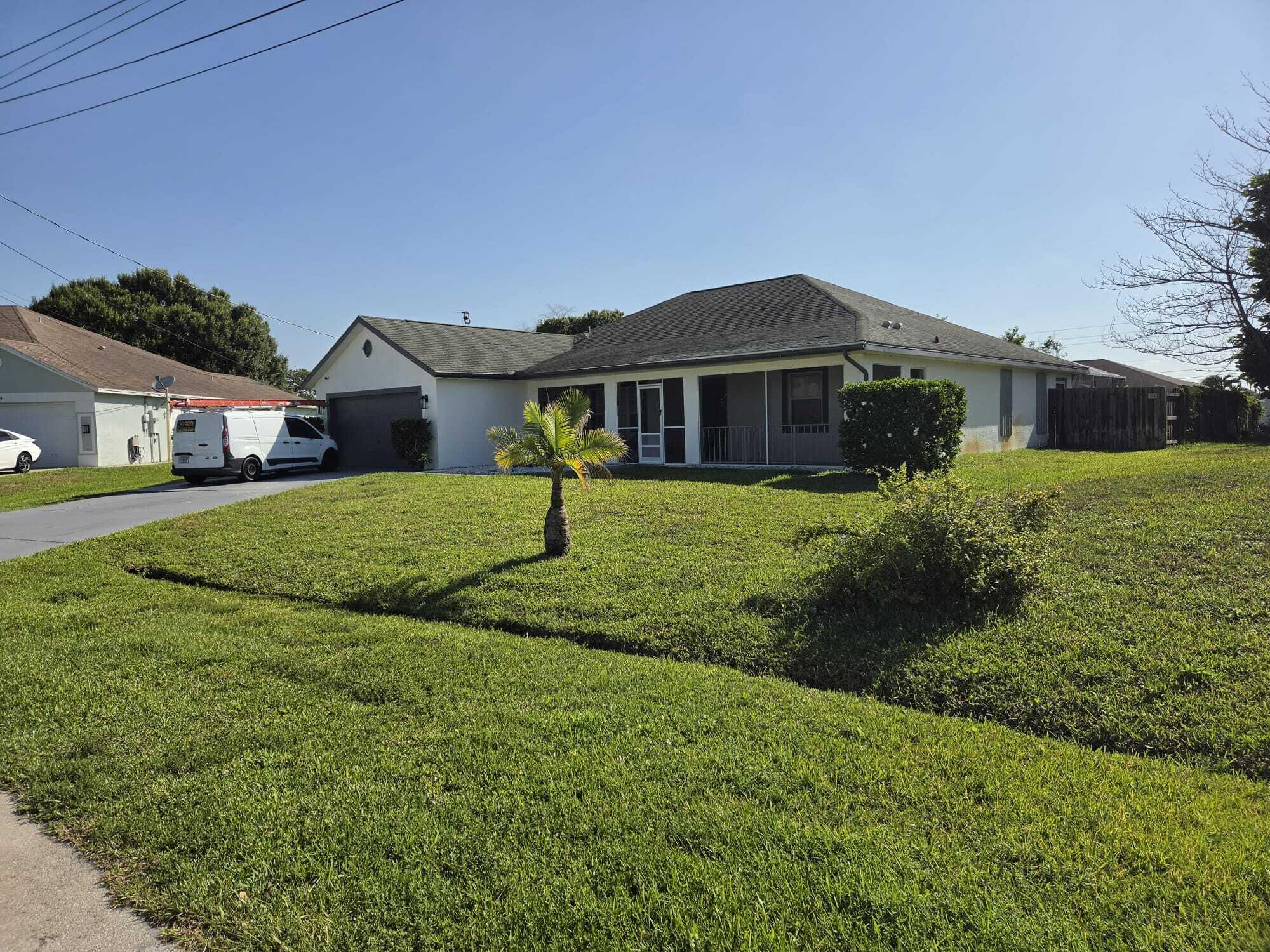 Foto de propiedad en 4001 SW Winslow Street, Port St. Lucie, FL 34953 Port St. Lucie con MLS# 