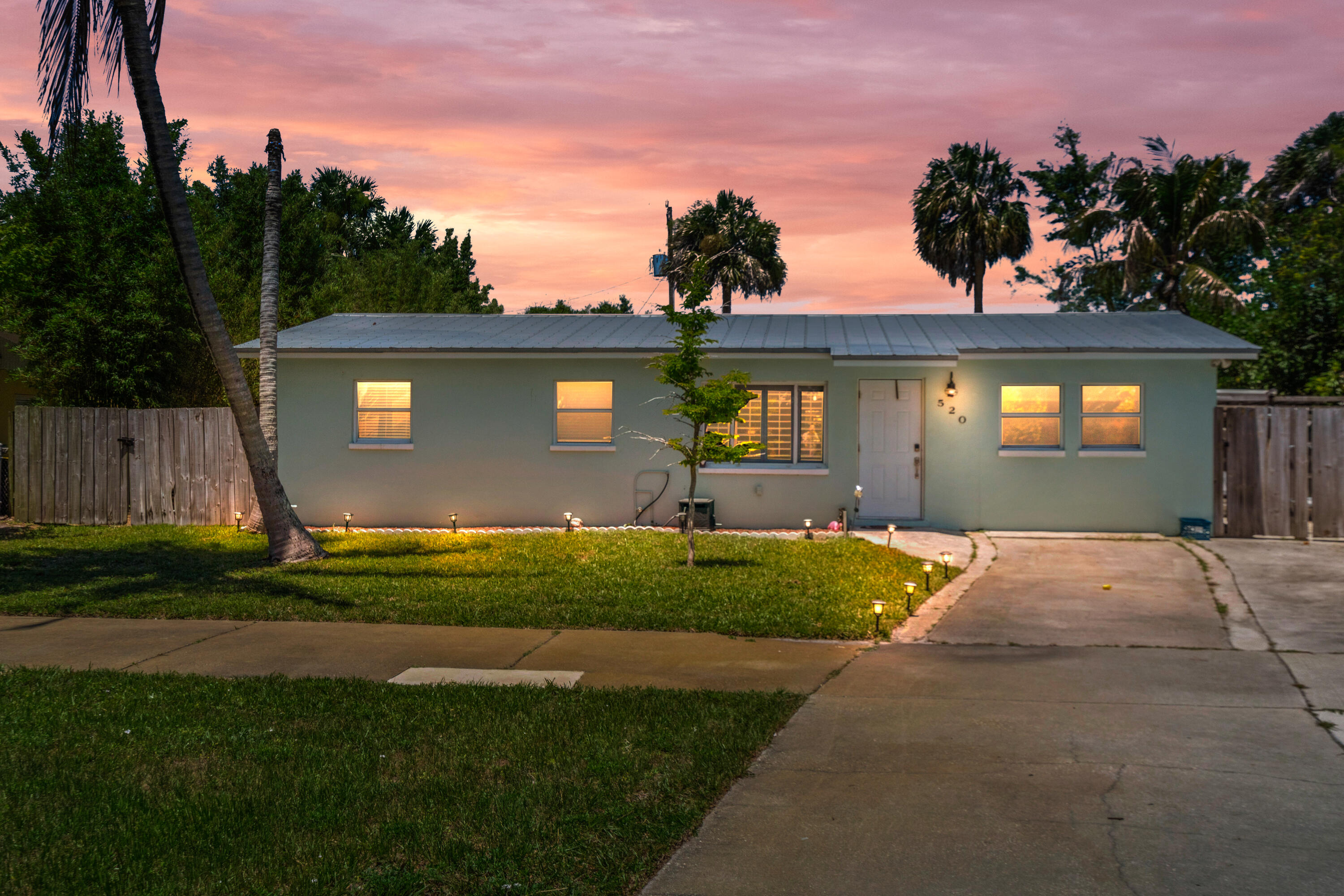 En Venta 520 SE Dolphin Drive, Stuart, FL 34996, Stuart, FL 34996