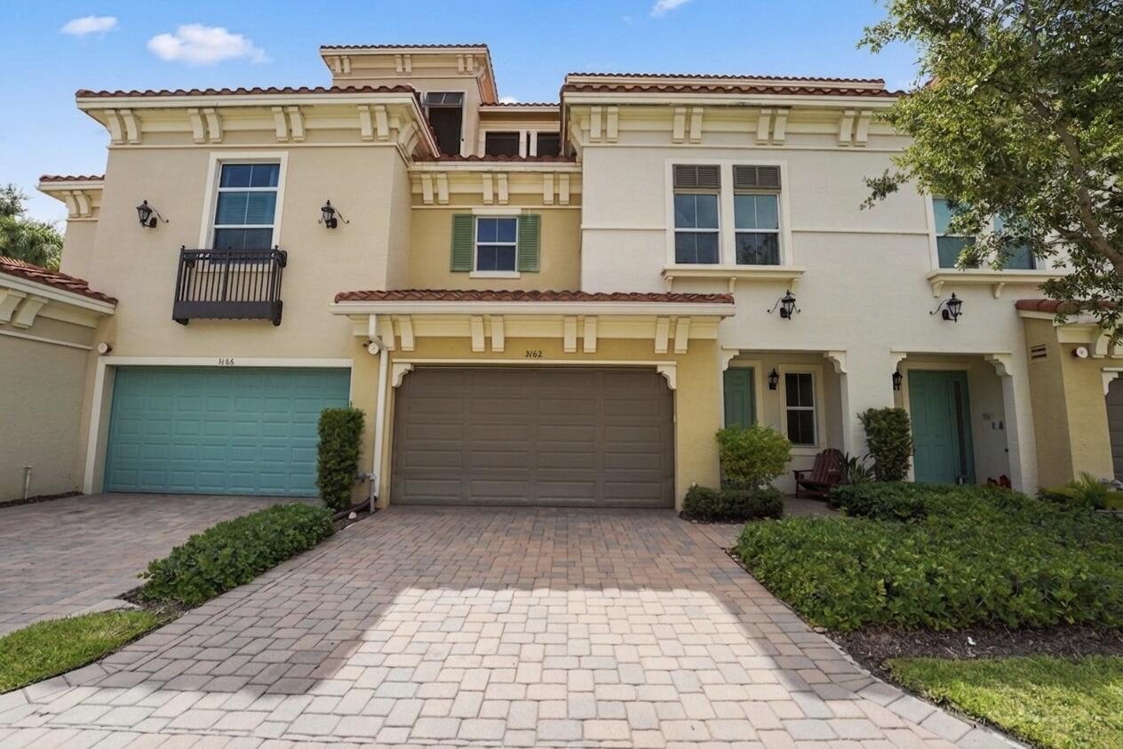 Foto de propiedad en 3162 NW 124th Way, Sunrise, FL 33323 Sunrise con MLS# 