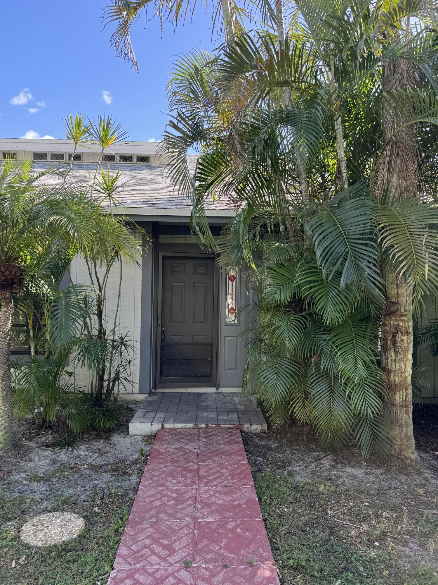 Foto de propiedad en 429 N Cypress Drive C, Tequesta, FL 33469 Tequesta con MLS# 