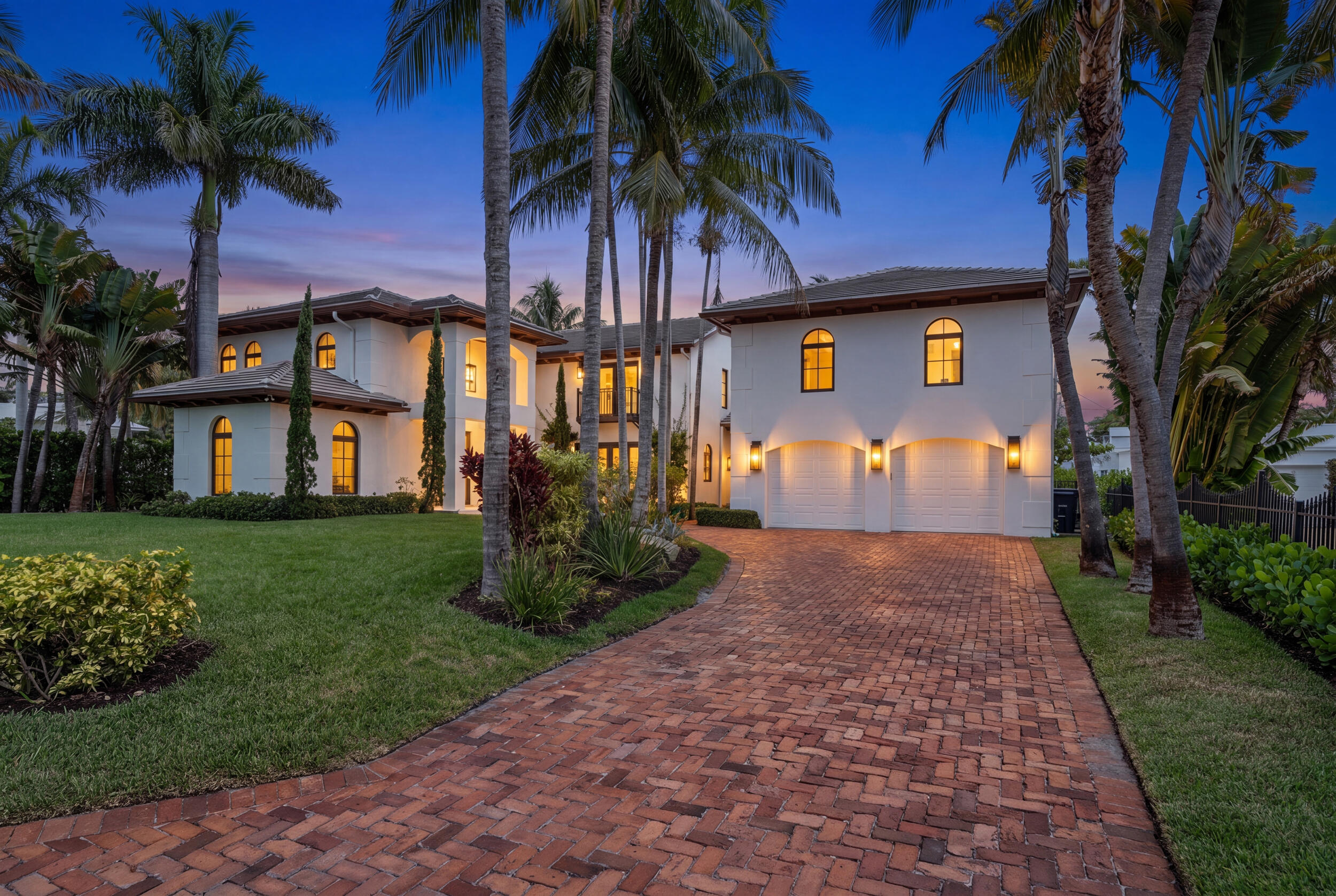 Foto de propiedad en 257 E Lakewood Road, West Palm Beach, FL 33405 West Palm Beach con MLS# 