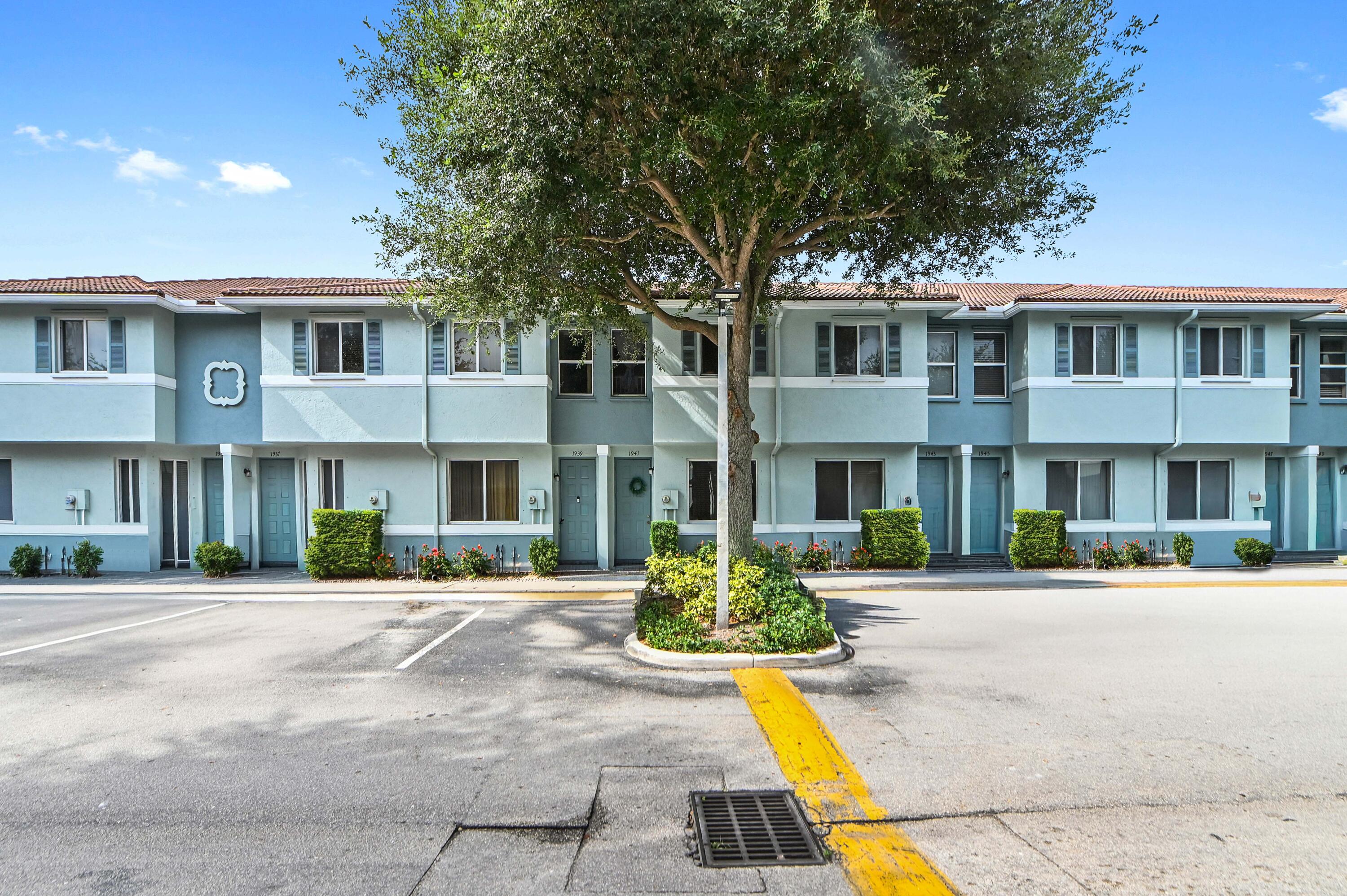 Foto de propiedad en 1941 Gardenia Court, Riviera Beach, FL 33404 Riviera Beach con MLS# 