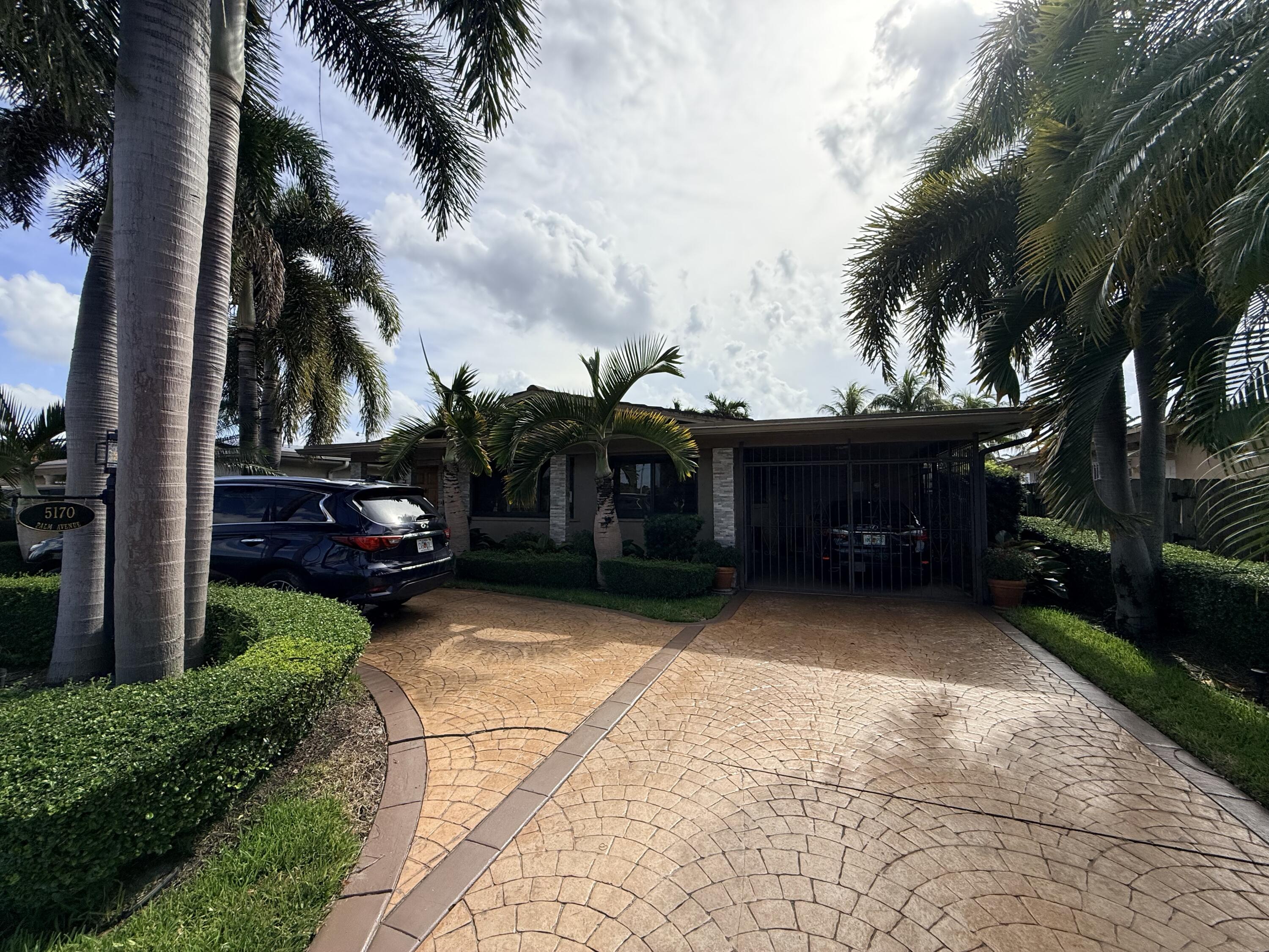 Foto de propiedad en 5170 Palm Avenue, Hialeah, FL 33012 Hialeah con MLS# 