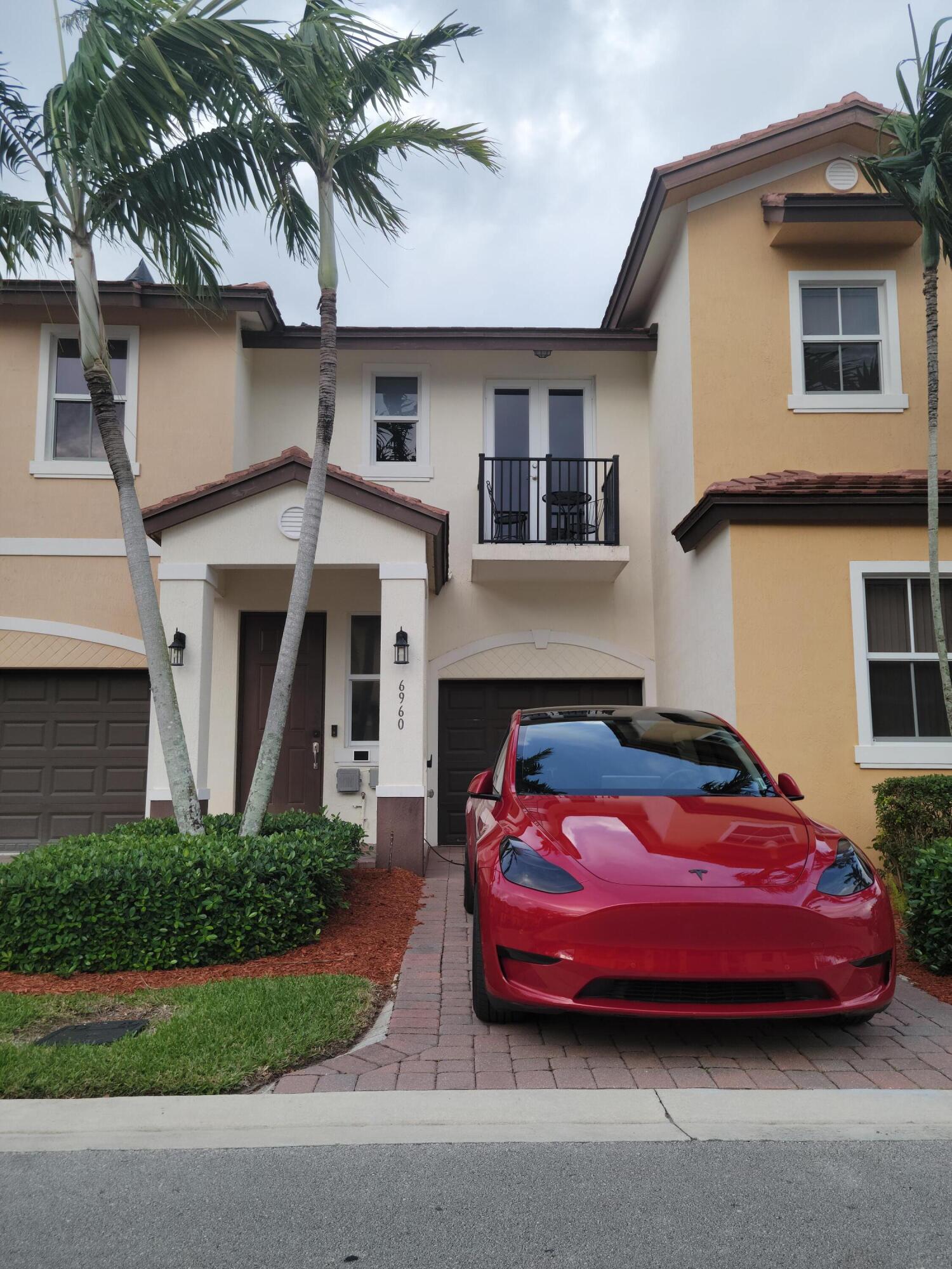 Foto de propiedad en 6960 Long Pine Circle, Coconut Creek, FL 33073 Coconut Creek con MLS# 