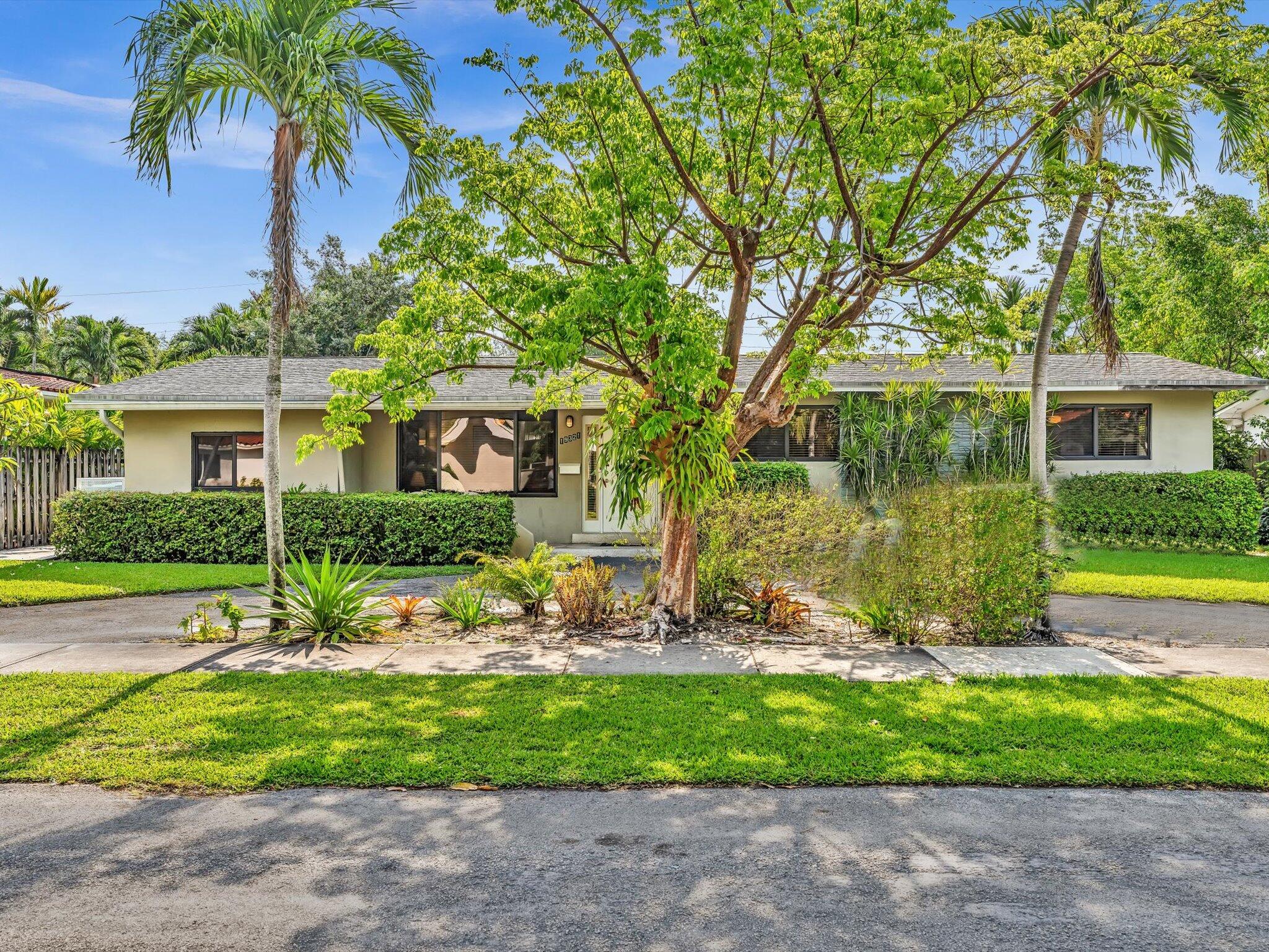 Vendido 19321 NE 18th Place, Miami, FL 33179, Miami, FL 33179