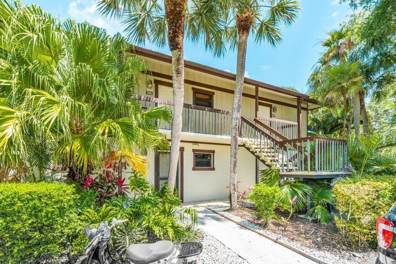 Foto de propiedad en 13334 Polo Club Road 206, Wellington, FL 33414 Wellington con MLS# 