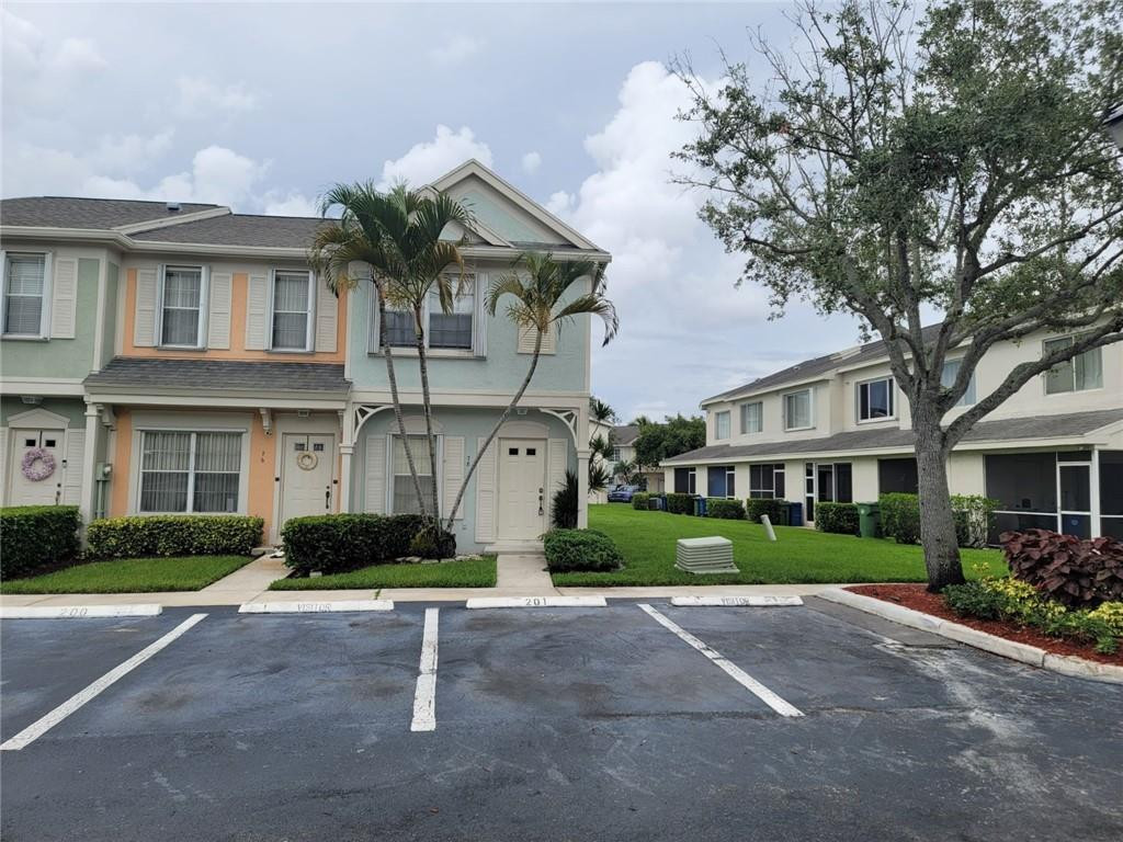 Foto de propiedad en 78 Simonton Circle, Weston, FL 33326 Weston con MLS# 