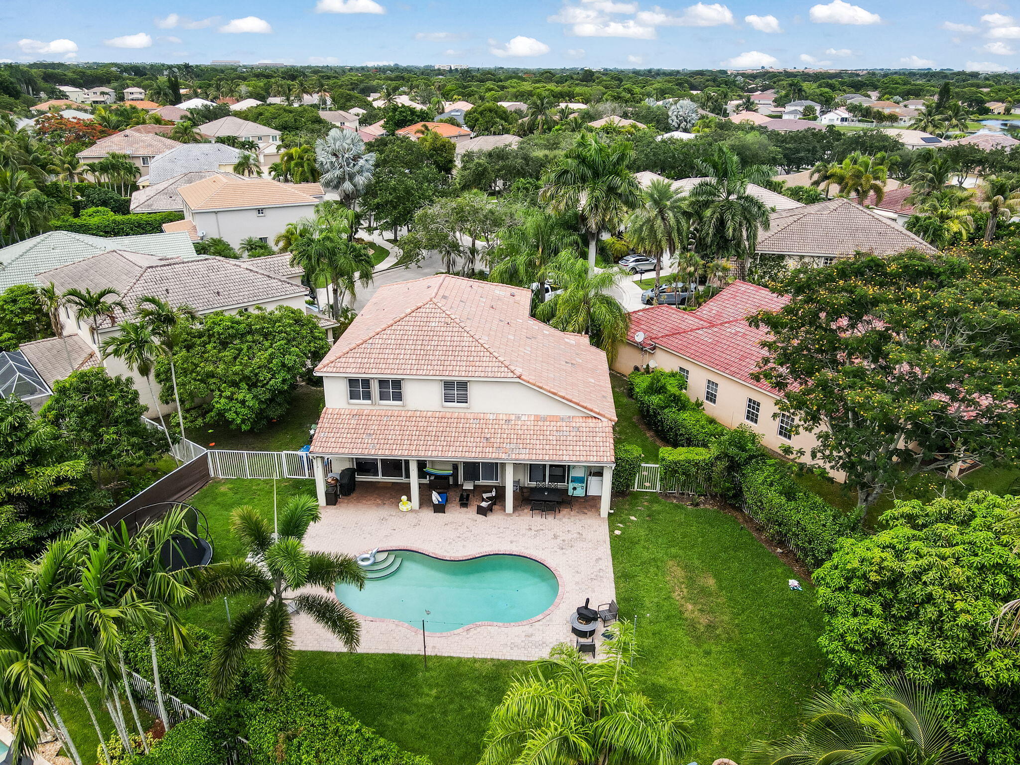 Foto de propiedad en 4411 Stone Ridge Way, Weston, FL 33331 Weston con MLS# 