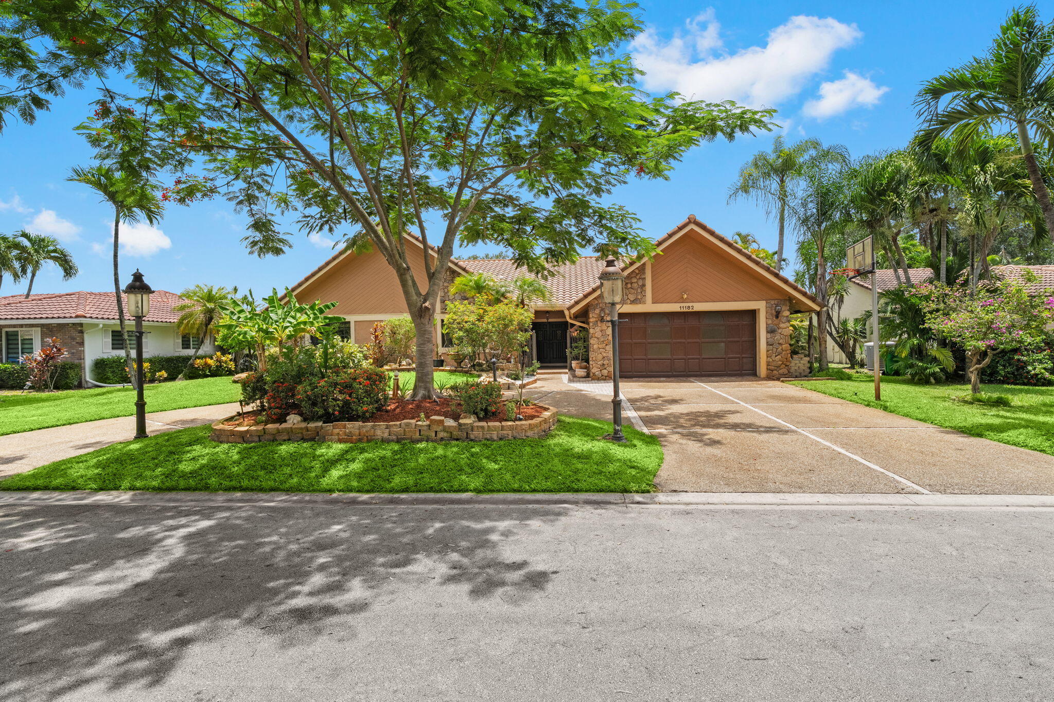 Foto de propiedad en 11182 NW 18th Court, Coral Springs, FL 33071 Coral Springs con MLS# 