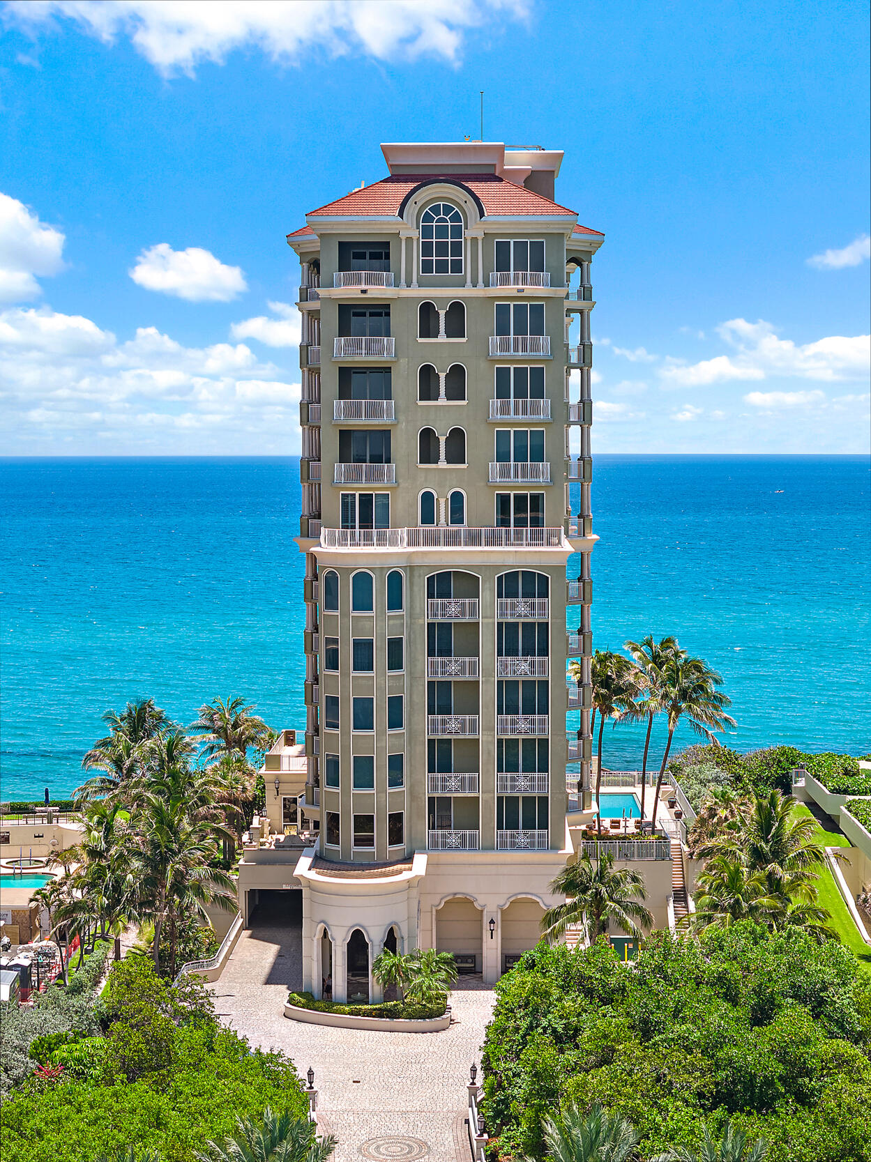 Foto de propiedad en 5310 N Ocean Drive 801, Singer Island, FL 33404 Singer Island con MLS# 