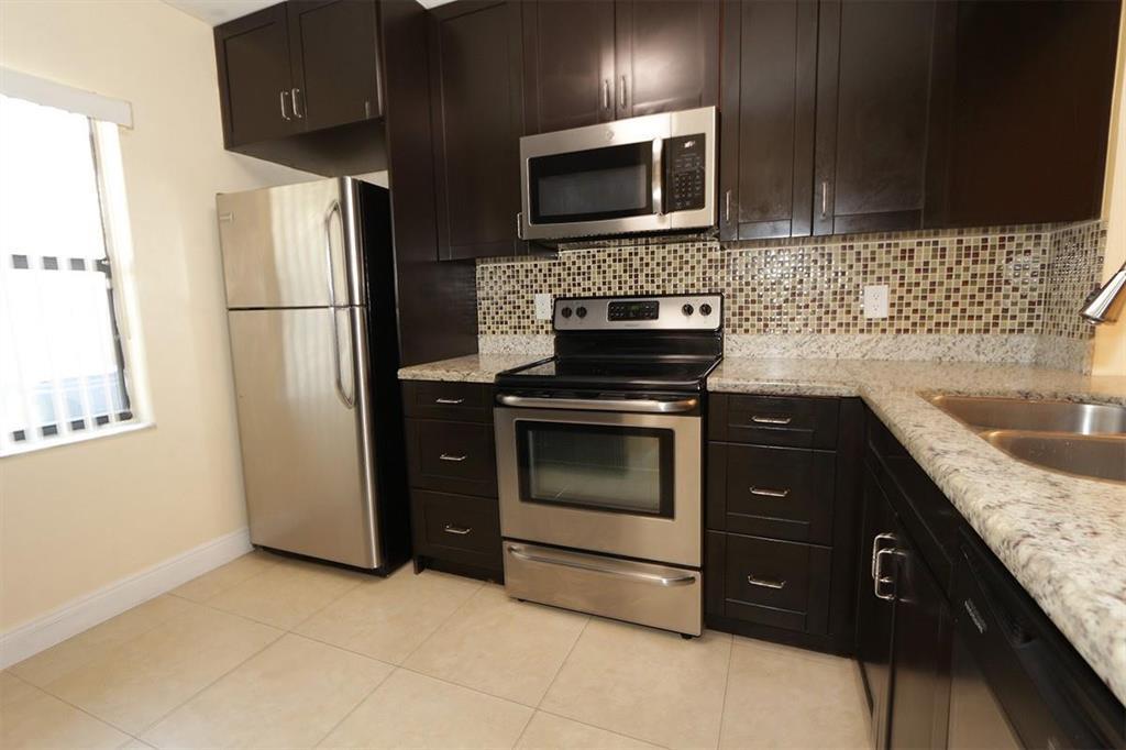 Foto de propiedad en 2987 NW 110th Avenue, Sunrise, FL 33322 Sunrise con MLS# 