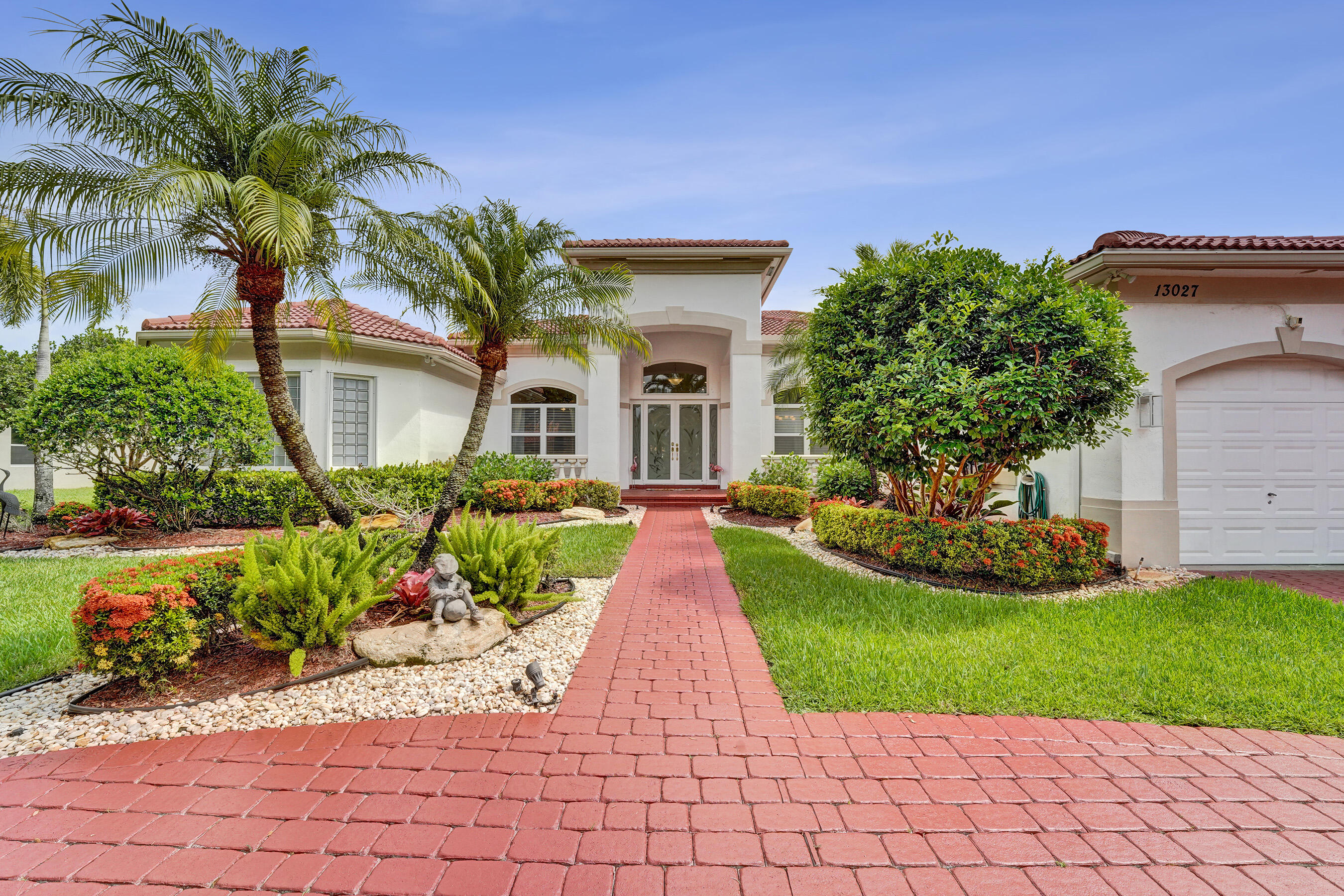 Foto de propiedad en 13027 SW 41st Street, Davie, FL 33330 Davie con MLS# 