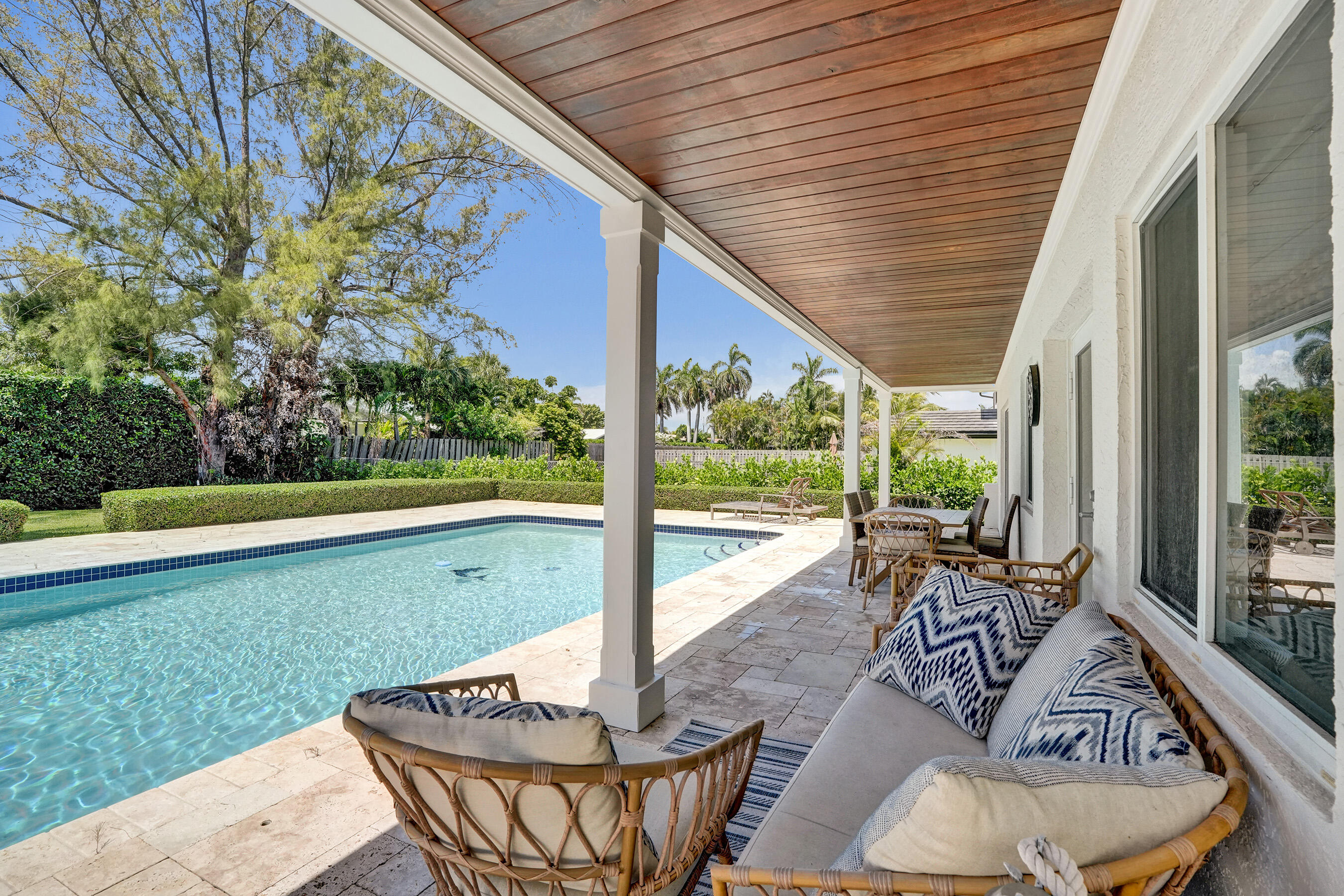 Foto de propiedad en 248 Codrington Drive, Lauderdale-By-The-Sea, FL 33308 Lauderdale-By-The-Sea con MLS# 
