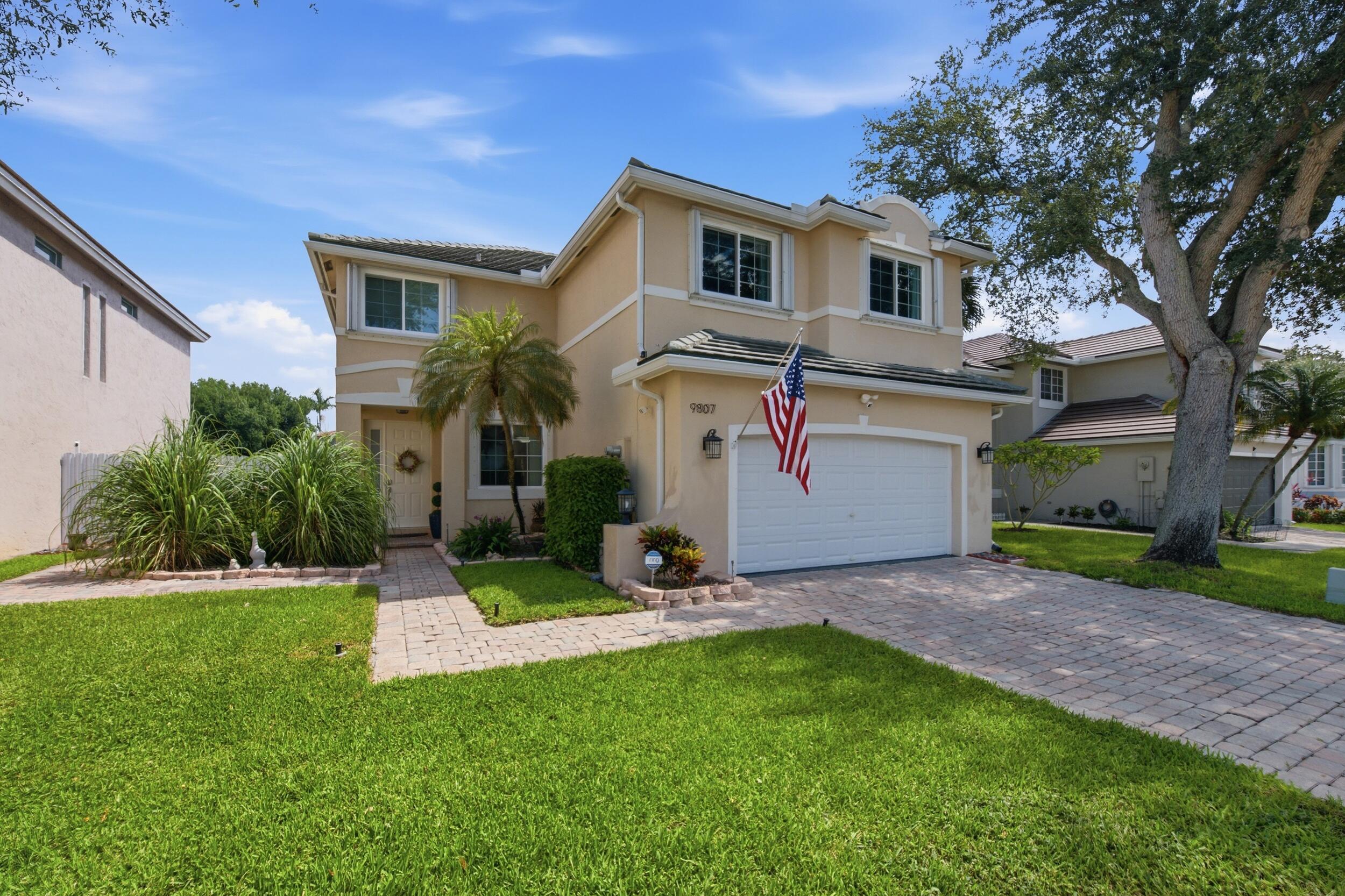 Foto de propiedad en 9807 NW 20th Street, Pembroke Pines, FL 33024 Pembroke Pines con MLS# 