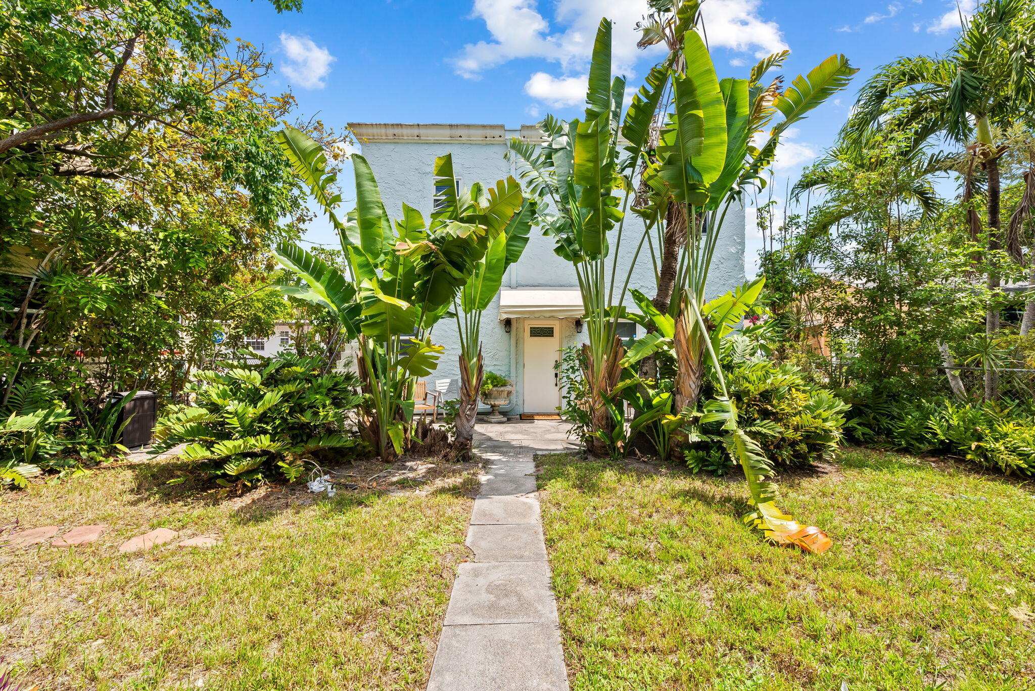 Foto de propiedad en 1947 Adams Street 1-2, Hollywood, FL 33020 Hollywood con MLS# 