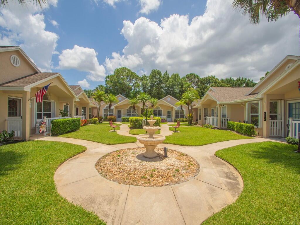 Foto de propiedad en 703 NW San Remo Circle, Port St. Lucie, FL 34986 Port St. Lucie con MLS# 