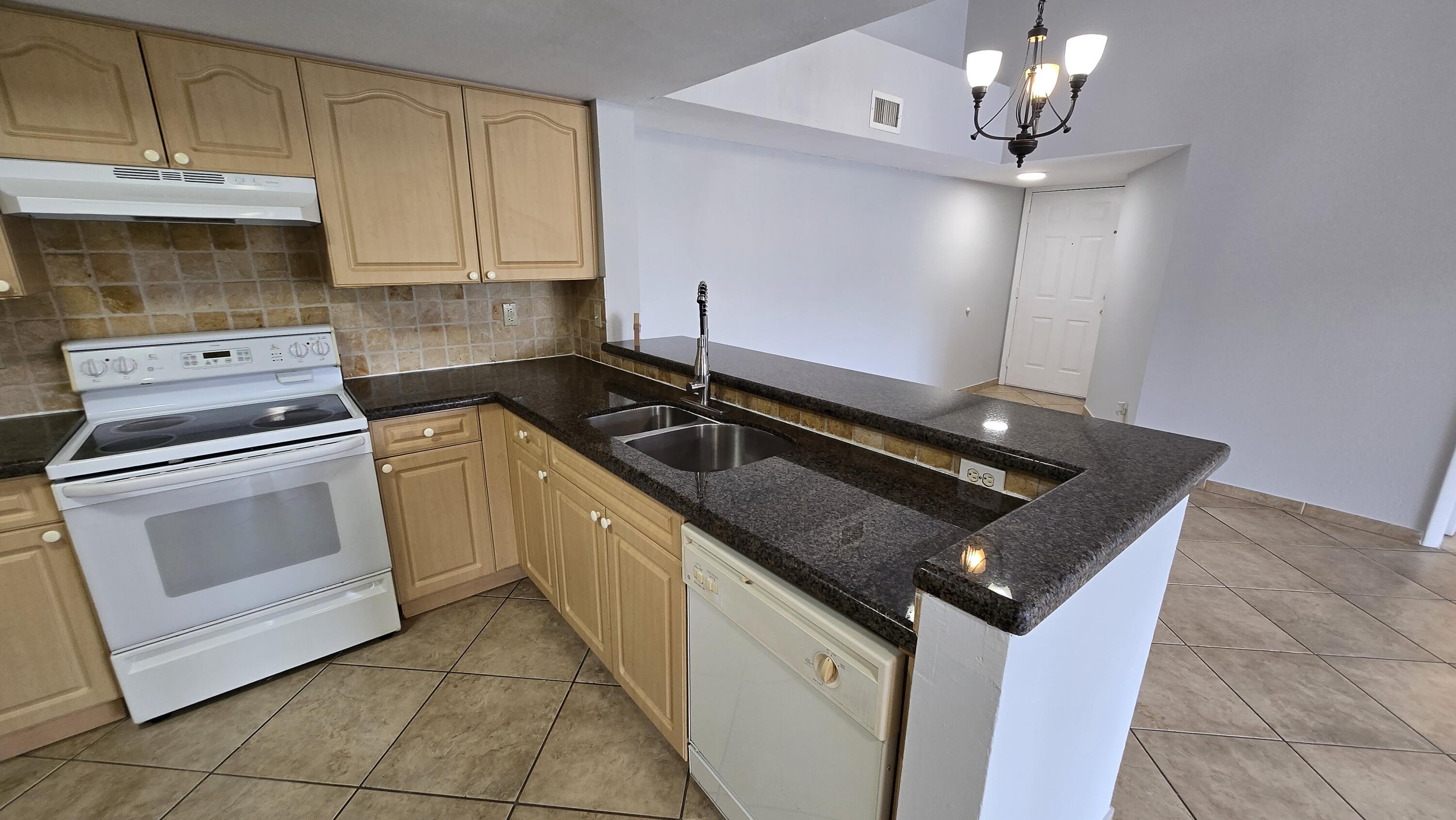 Alquilada 9066 W Atlantic Boulevard 436, Coral Springs, FL 33071, Coral Springs, FL 33071