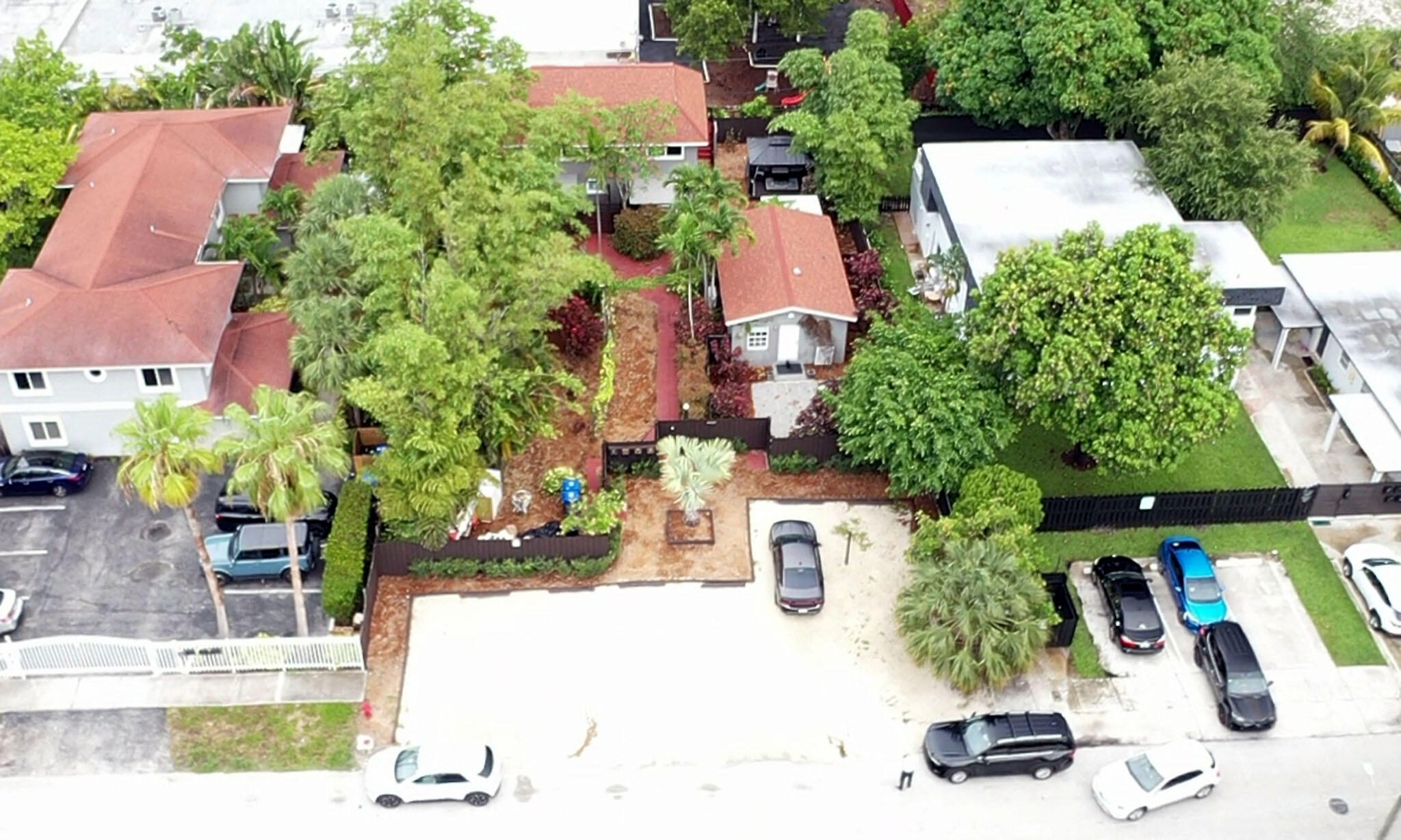 Foto de propiedad en 1329 NE 5th Avenue 2, Fort Lauderdale, FL 33304 Fort Lauderdale con MLS# 