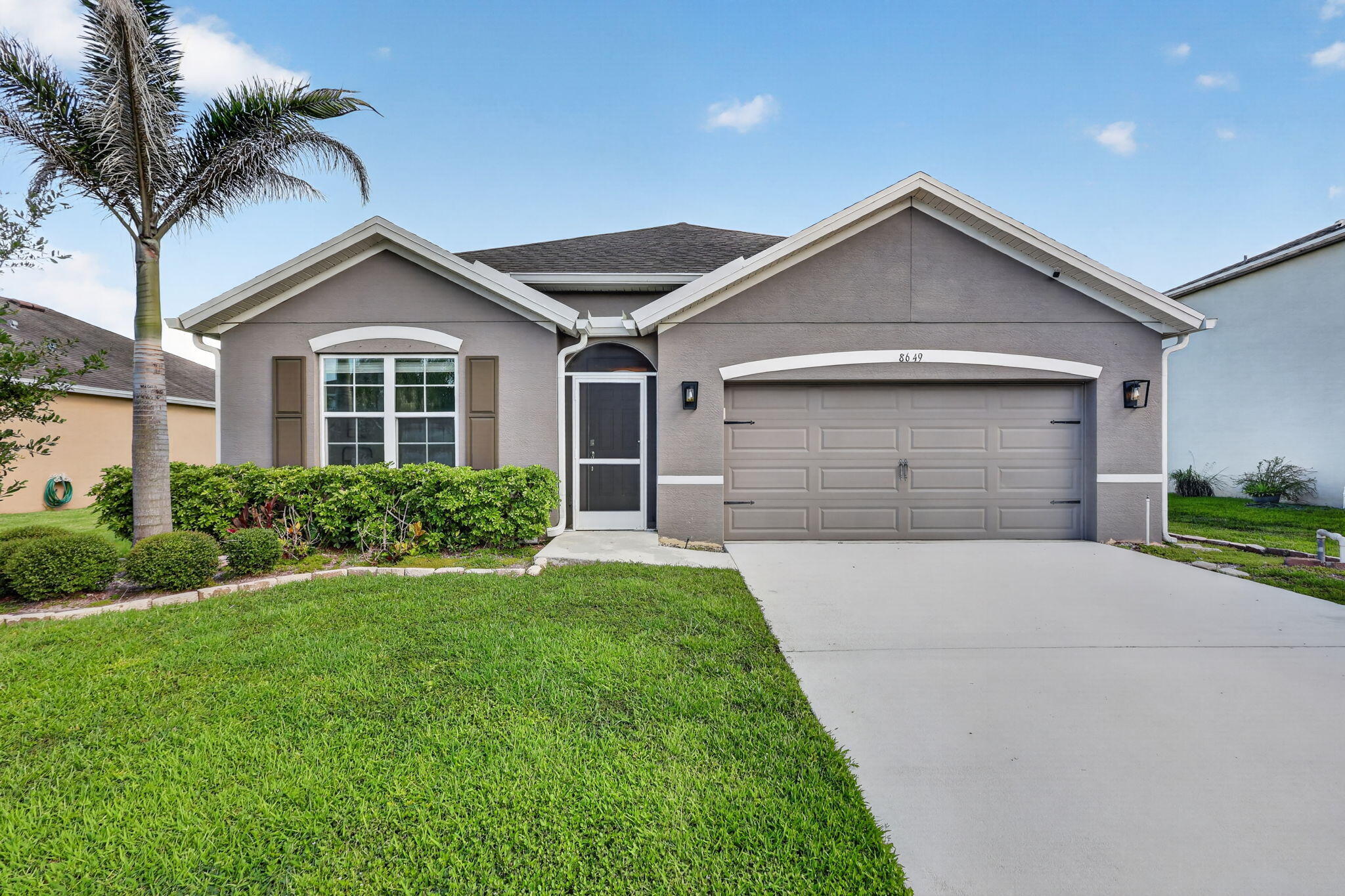 Foto de propiedad en 8649 Cobblestone Drive, Fort Pierce, FL 34945 Fort Pierce con MLS# 