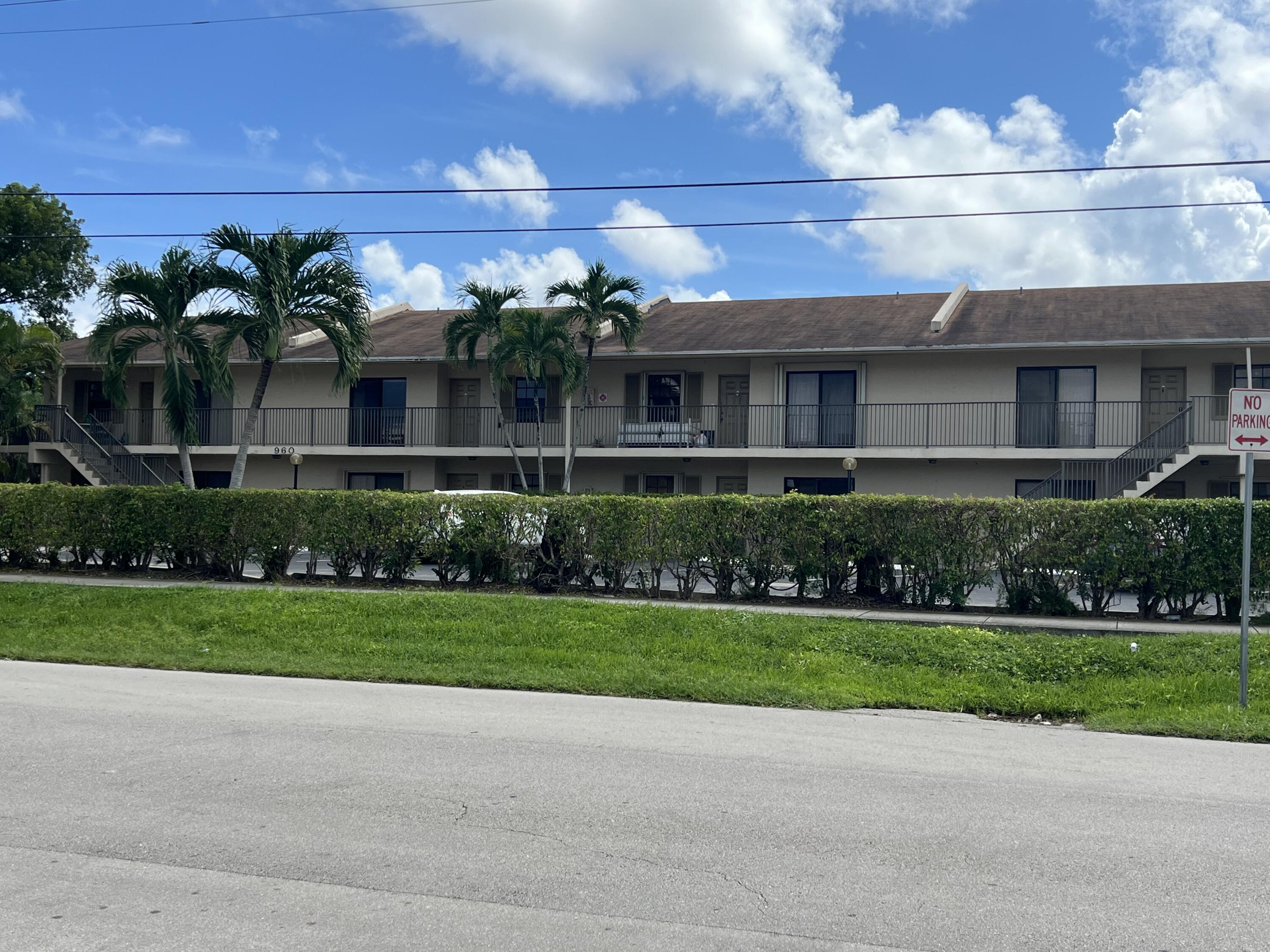 Foto de propiedad en 960 NW 45th Street B-6, Deerfield Beach, FL 33064 Deerfield Beach con MLS# 