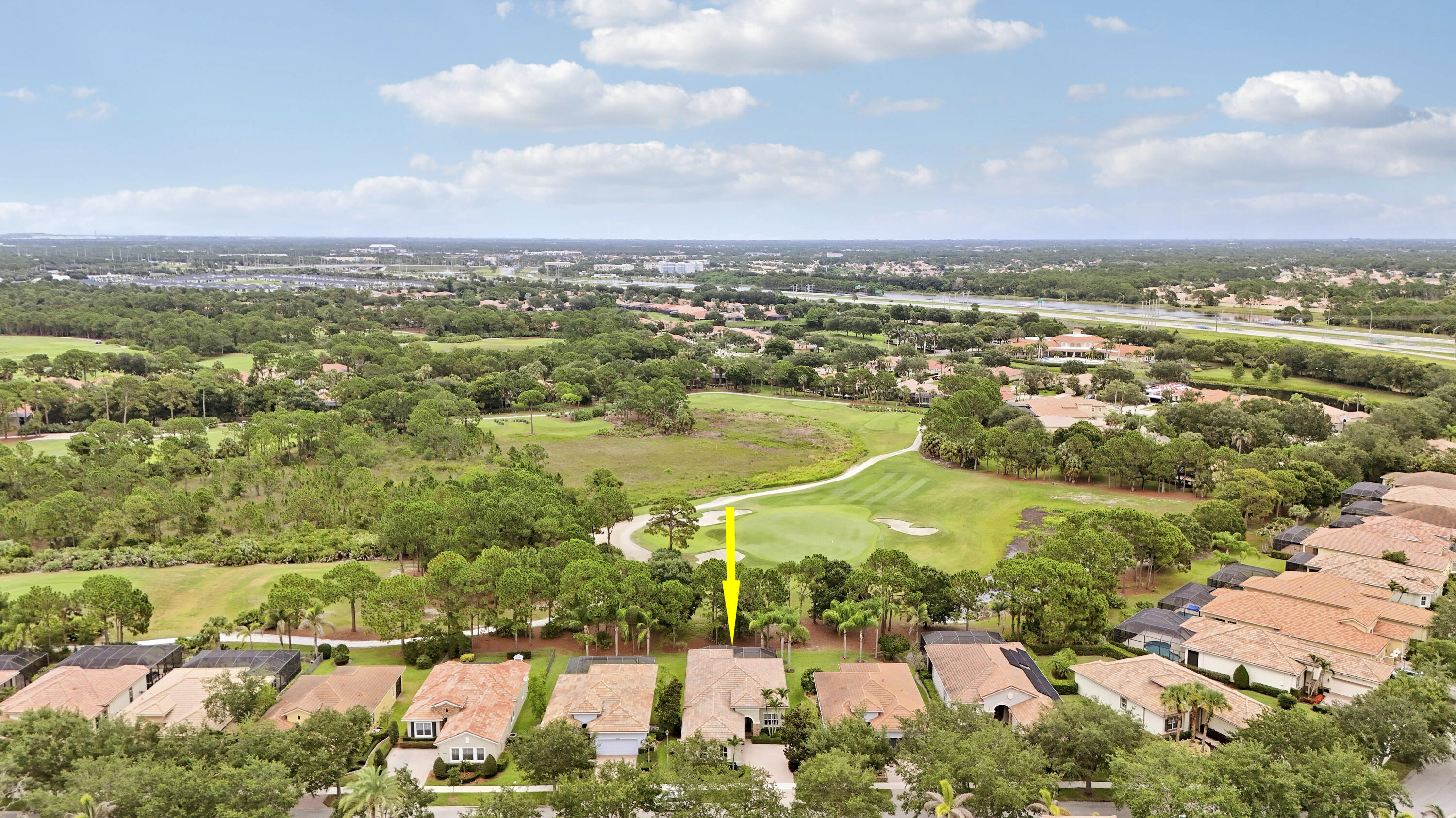 Foto de propiedad en 9556 SW Nuova Way, Port St. Lucie, FL 34986 Port St. Lucie con MLS# 