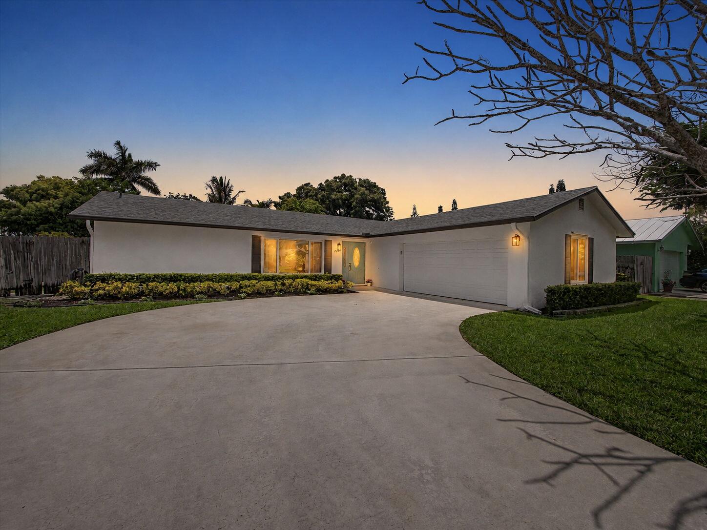 Foto de propiedad en 126 Chapel Lane, Tequesta, FL 33469 Tequesta con MLS# 