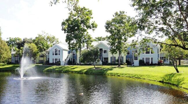Foto de propiedad en 1020 Crystal Way C, Delray Beach, FL 33444 Delray Beach con MLS# 