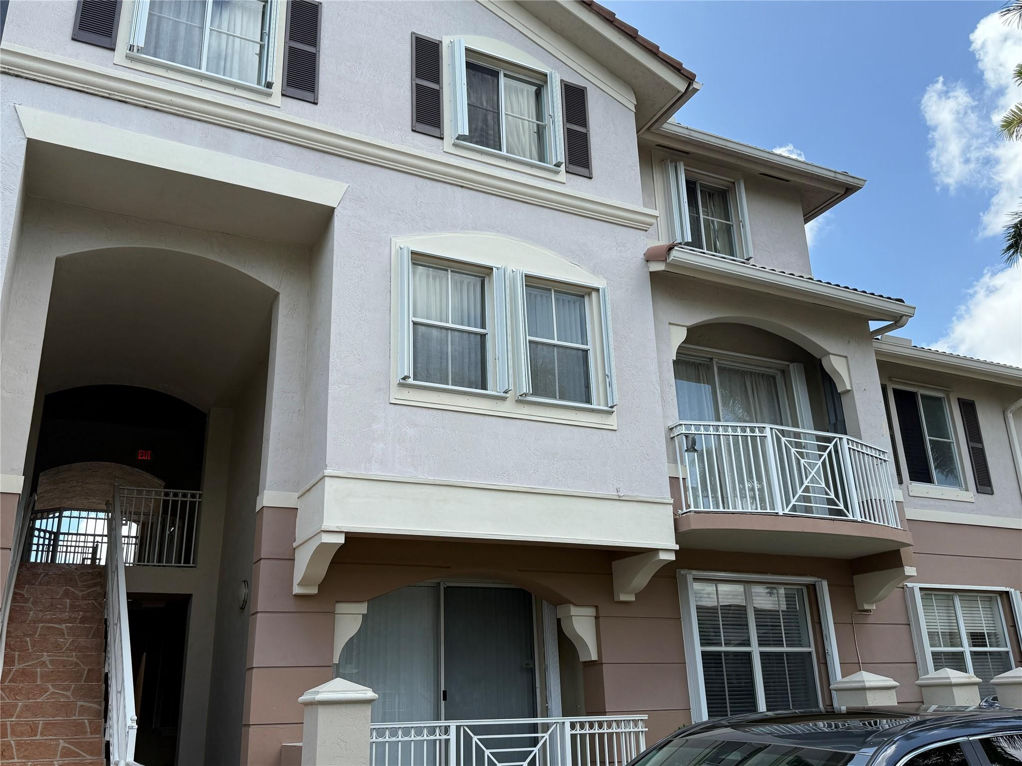 Foto de propiedad en 8930 W Flagler Street 215, Miami, FL 33174 Miami con MLS# 