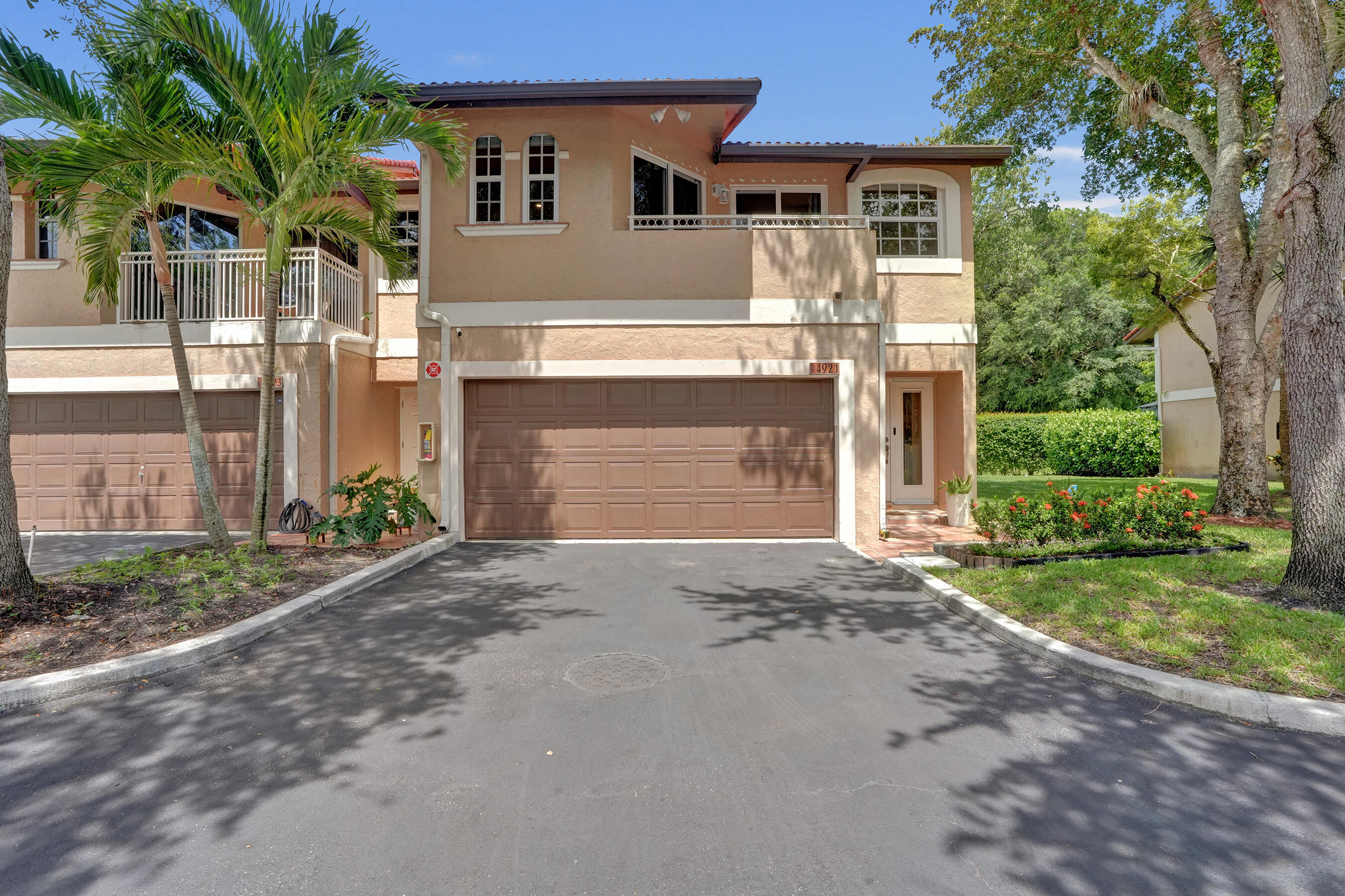 Foto de propiedad en 4921 Riverside Drive 606, Coral Springs, FL 33067 Coral Springs con MLS# 