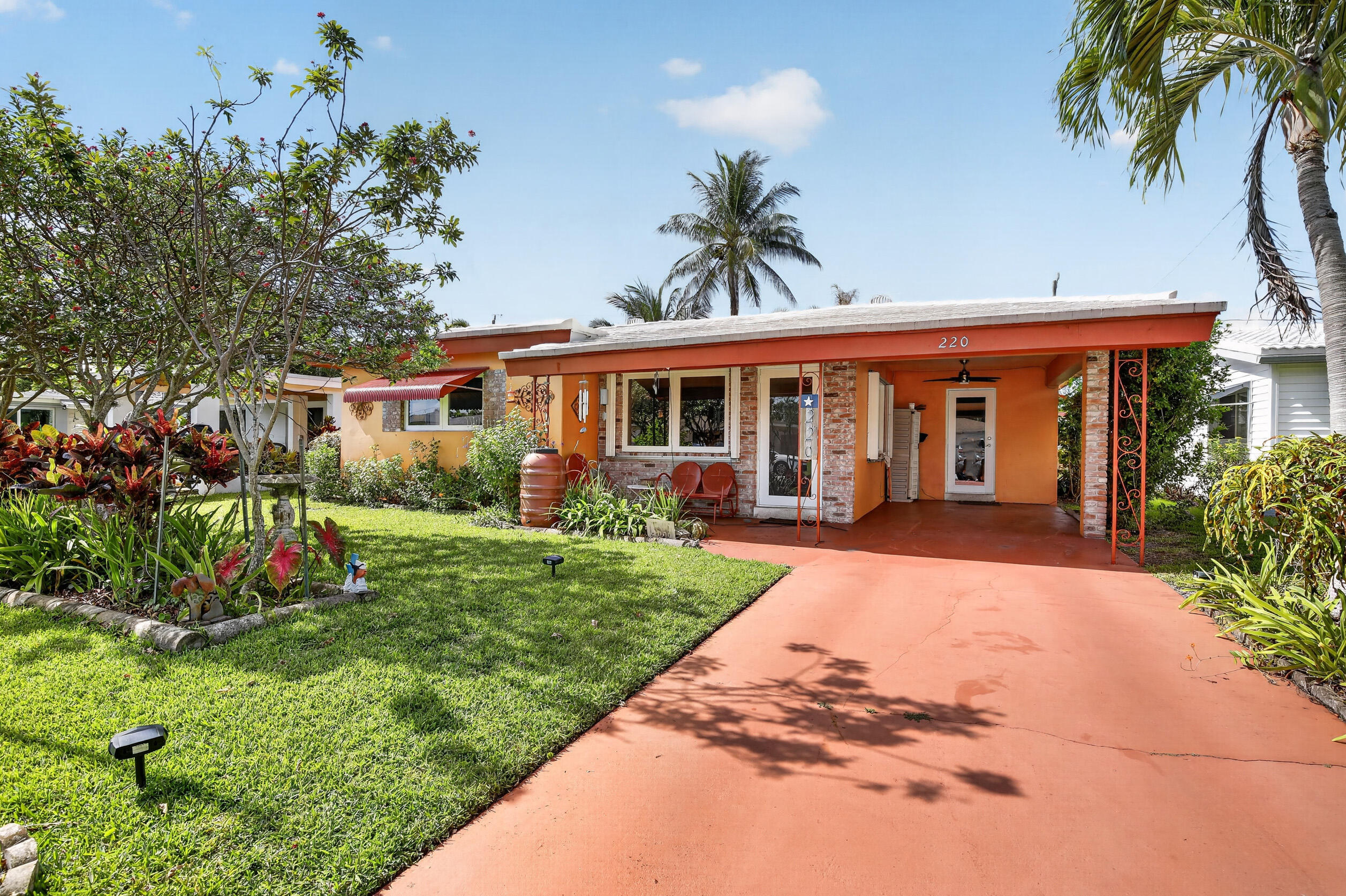 Foto de propiedad en 220 NW 48th Street, Oakland Park, FL 33309 Oakland Park con MLS# 