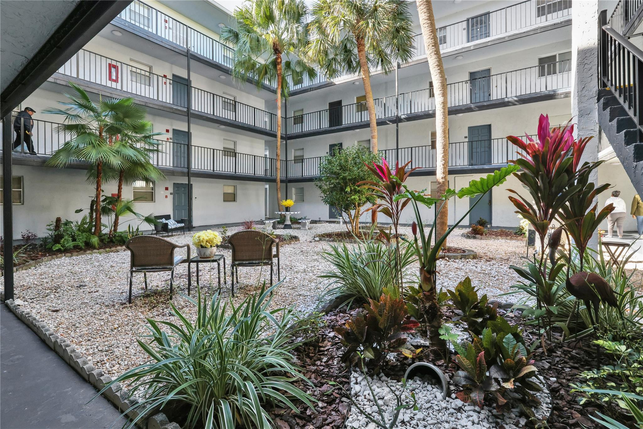 Foto de propiedad en 2800 Somerset Drive 418j, Lauderdale Lakes, FL 33311 Lauderdale Lakes con MLS# 