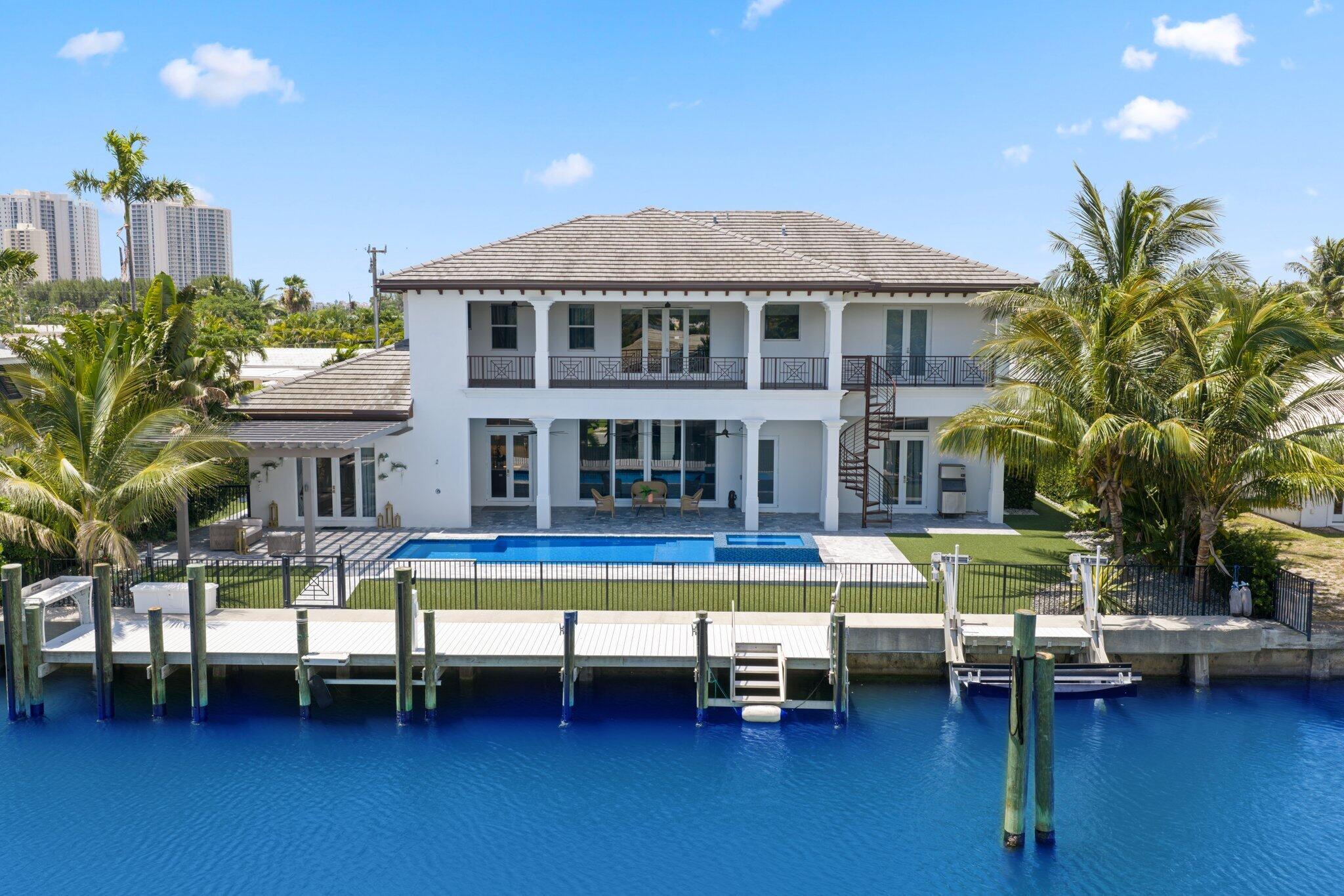 Foto de propiedad en 1200 Bimini Lane, Riviera Beach, FL 33404 Riviera Beach con MLS# 