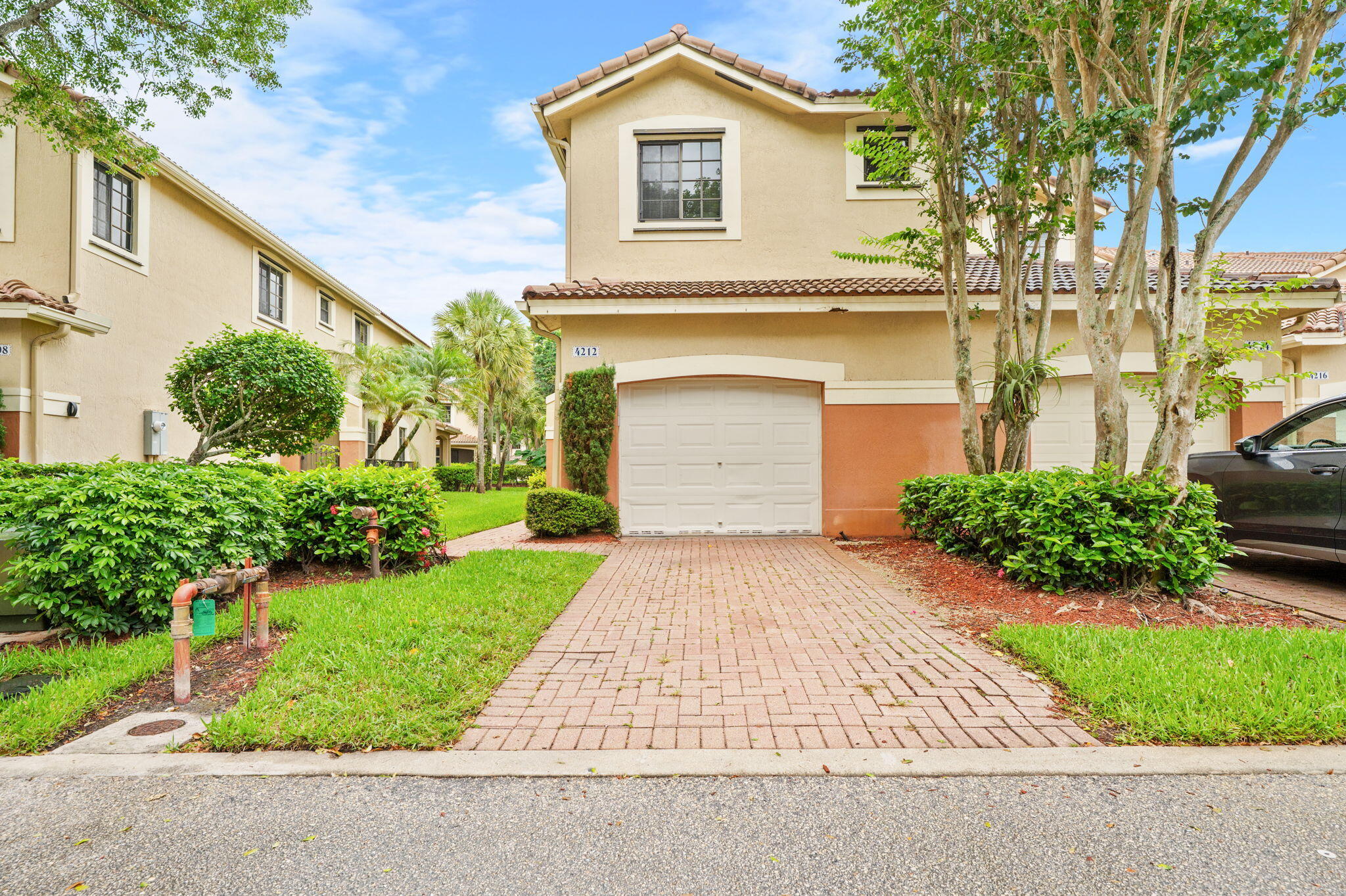 Foto de propiedad en 4212 Vineyard Circle, Weston, FL 33332 Weston con MLS# 