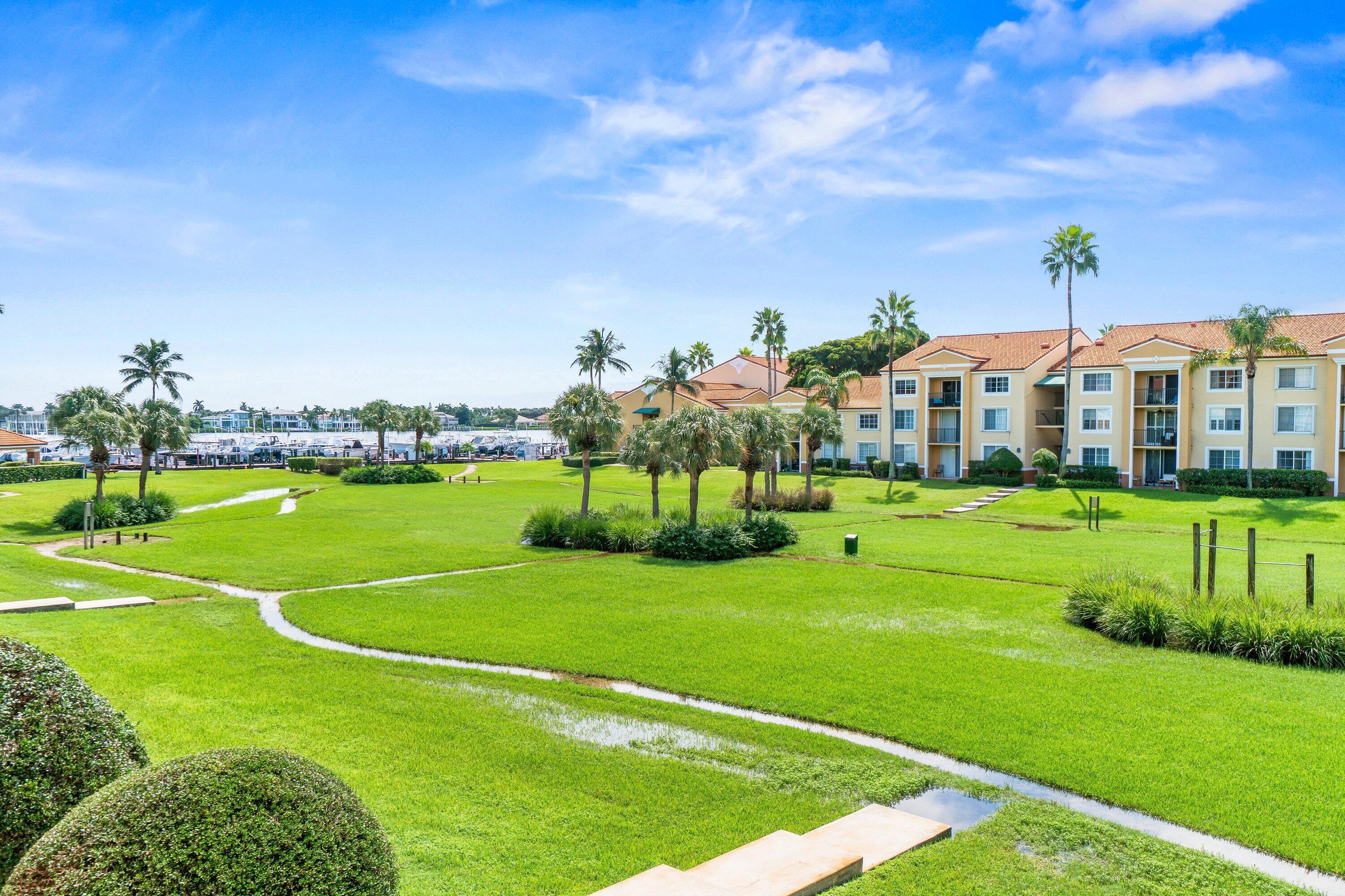 Foto de propiedad en 145 Yacht Club Way 210, Hypoluxo, FL 33462 Hypoluxo con MLS# 