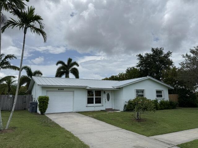 Foto de propiedad en 8095 St John Avenue W, Boynton Beach, FL 33472 Boynton Beach con MLS# 