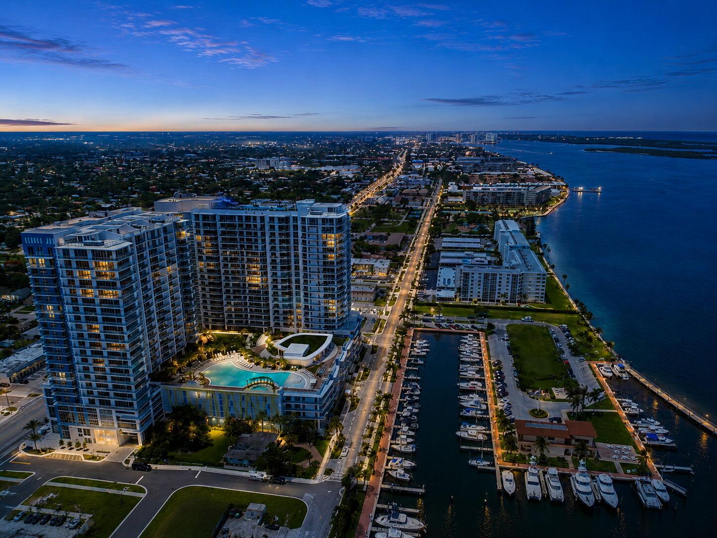 Foto de propiedad en 220 Lake Shore Drive 621, Lake Park, FL 33403 Lake Park con MLS# 