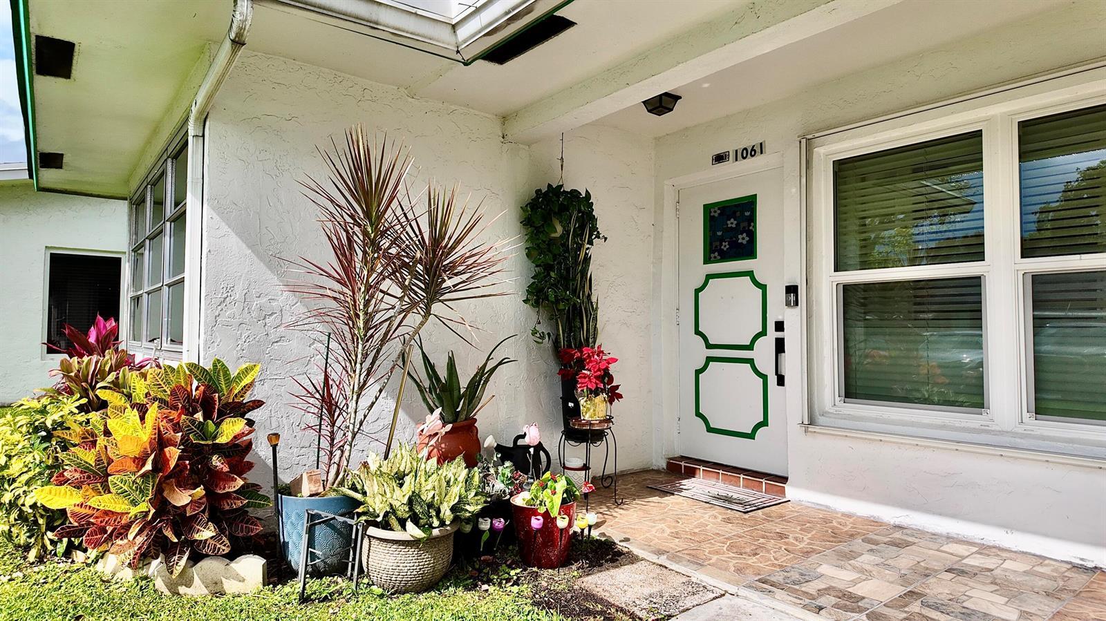 Foto de propiedad en 1061 NW 85th Terrace A111, Plantation, FL 33322 Plantation con MLS# 