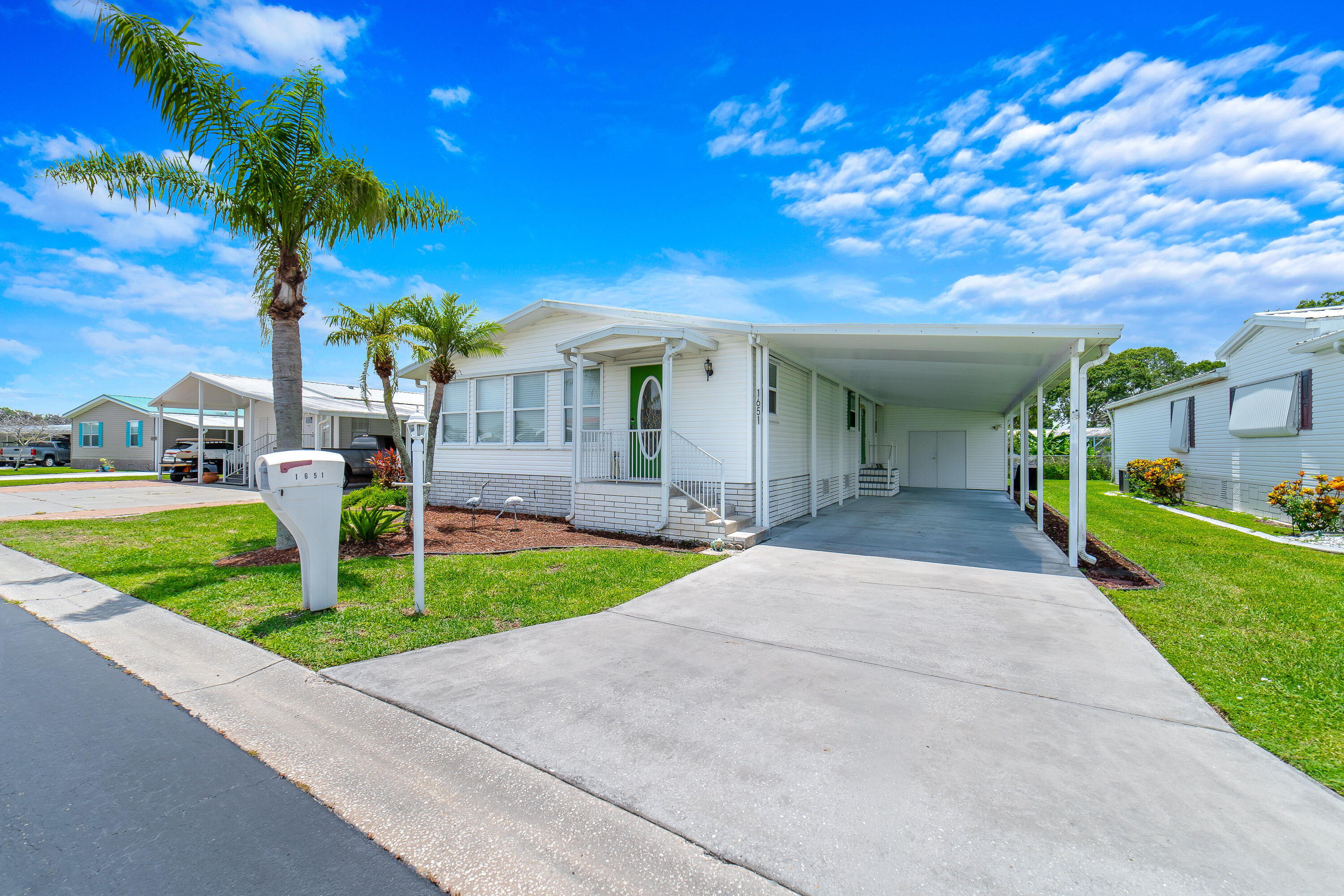 Foto de propiedad en 1651 SW 35th Circle, Okeechobee, FL 34974 Okeechobee con MLS# 