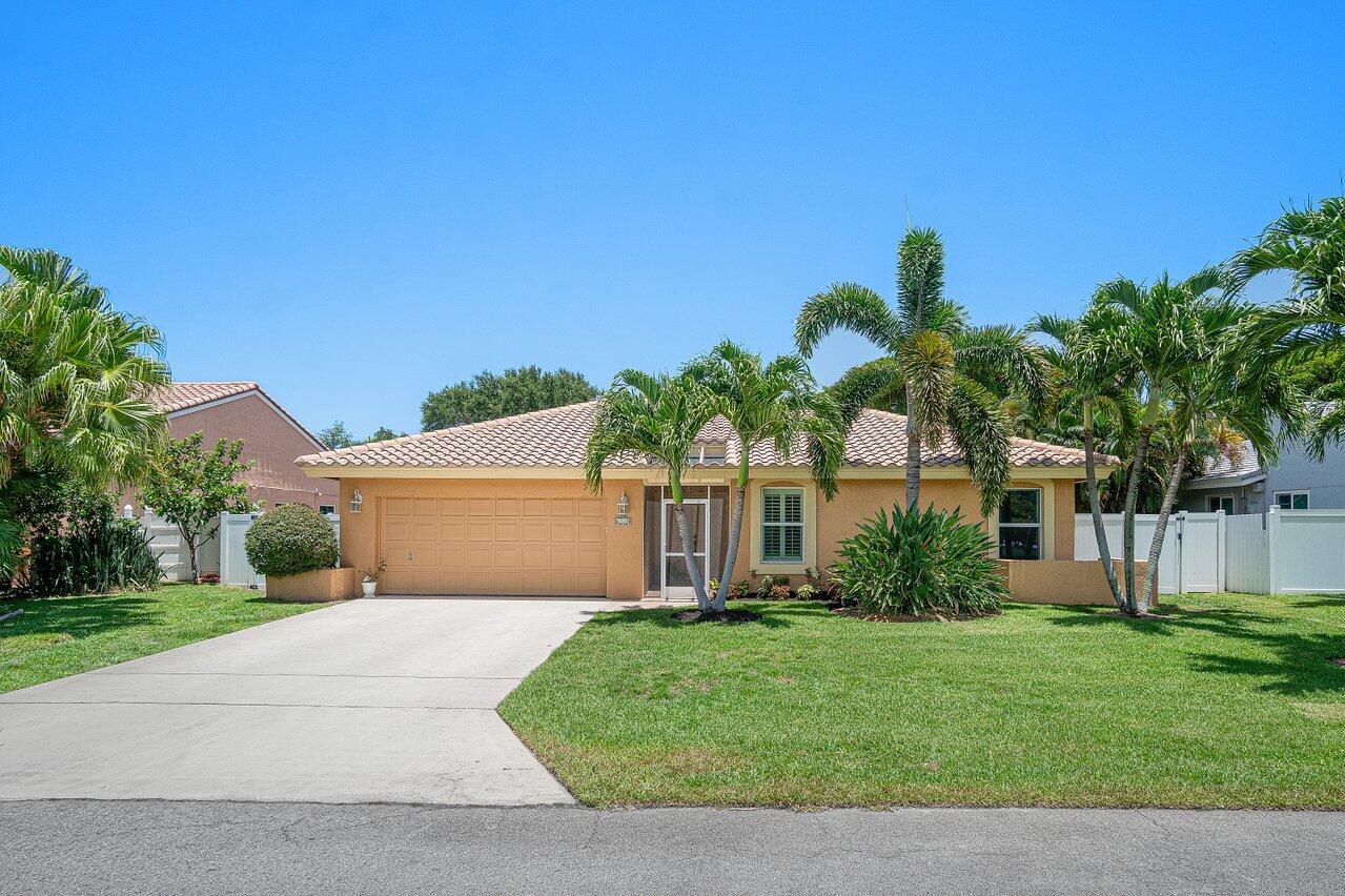 Foto de propiedad en 6930 NW 2nd Terrace, Boca Raton, FL 33487 Boca Raton con MLS# 