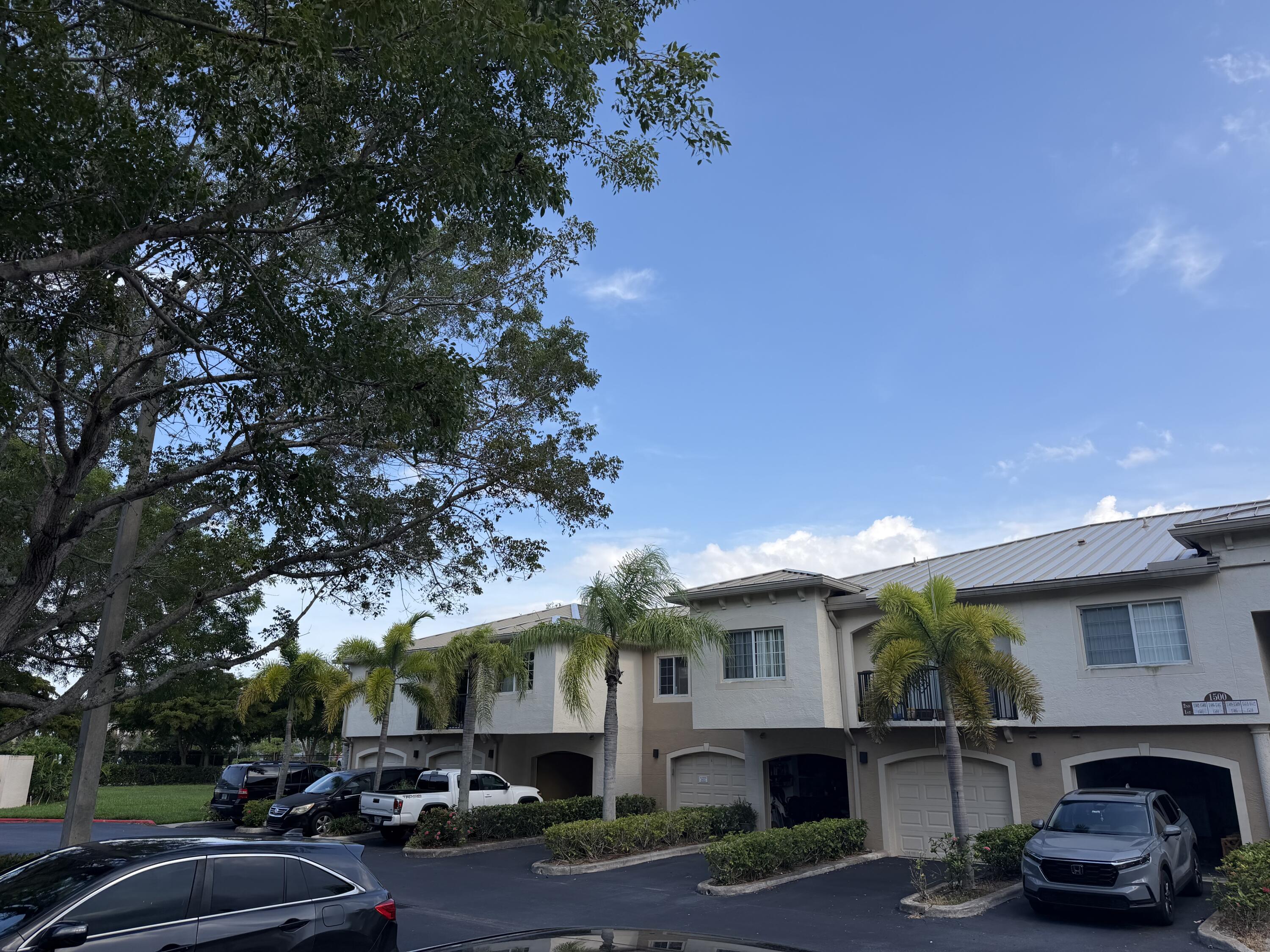 Foto de propiedad en 1500 S Crestwood Court S 1503, Royal Palm Beach, FL 33411 Royal Palm Beach con MLS# 