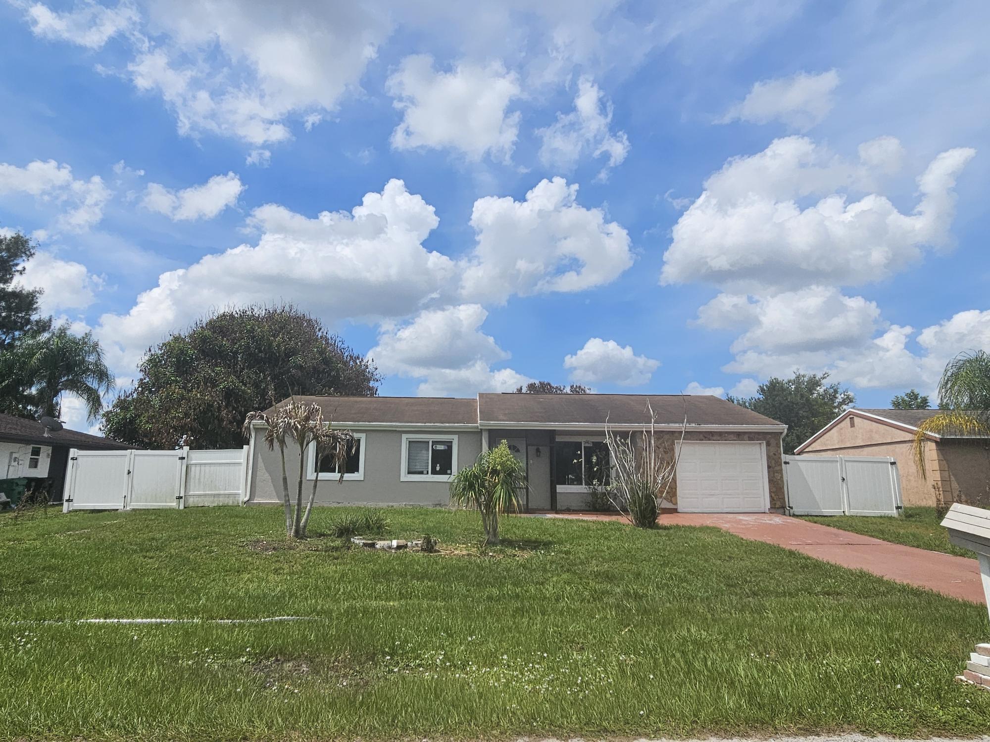 Vendido 252 SW Cherryhill Road, Port St. Lucie, FL 34953, Port St. Lucie, FL 34953